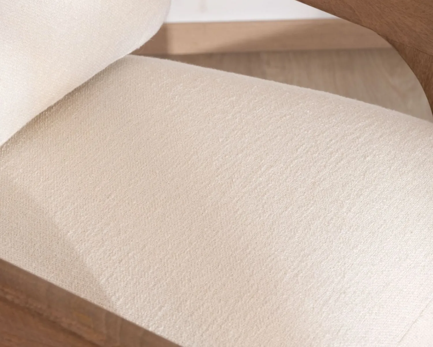 Meuble House Fauteuil d'appoint design scandinave en tissu bouclette écru "Archéa" Online