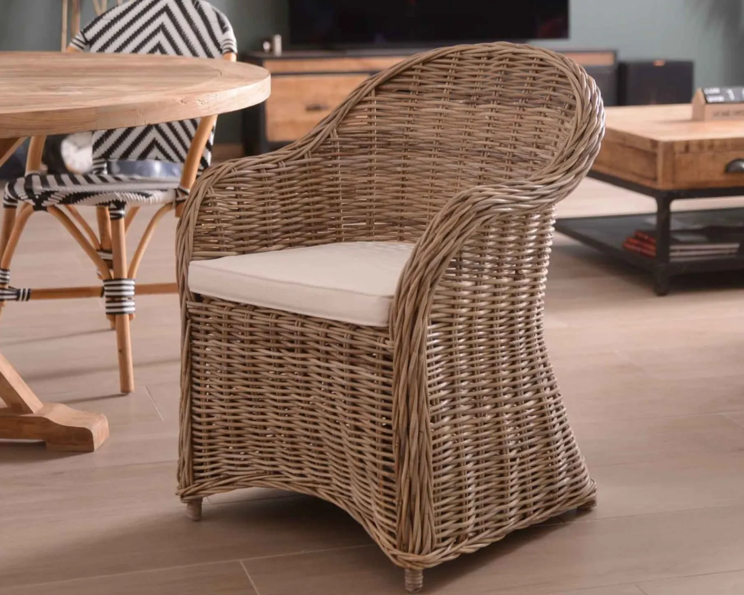 Meuble House Fauteuil de jardin en rotin kubu grisé, assise en tissu "Balangan Beach" Discount