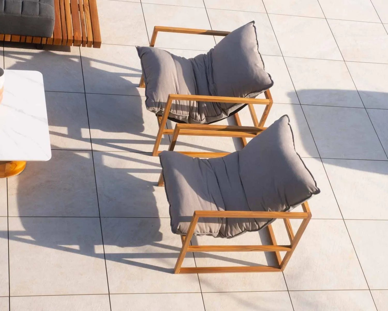 Meuble House Fauteuil de jardin relax teck et tissu Sunbrella Taupe "Maluku Island" Online