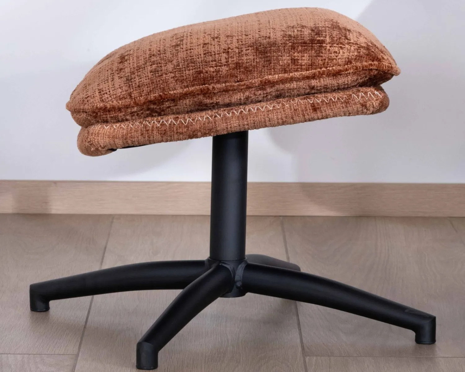 Meuble House Fauteuil de relaxation avec pouf en tissu doux terracotta "Branson" pivotant 360° Clearance