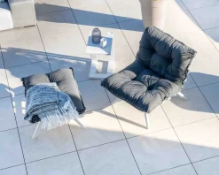 Meuble House Fauteuil d'extérieur grand confort avec repose-pieds modulaire gris foncé et blanc "Lisca" New