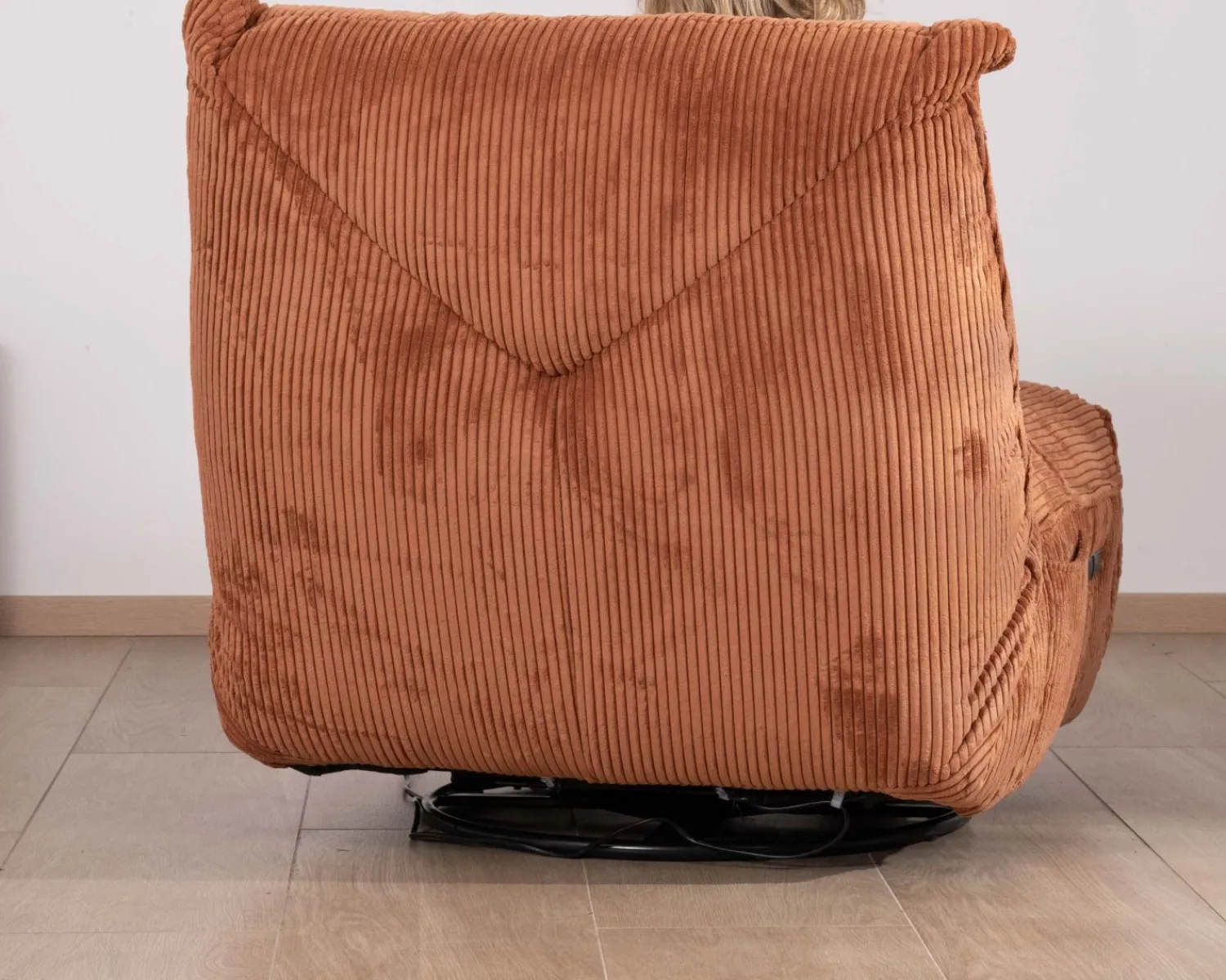 Meuble House Fauteuil enveloppant en velours côtelé terracotta "Cascada" rotatif avec repose-pieds relevable Sale
