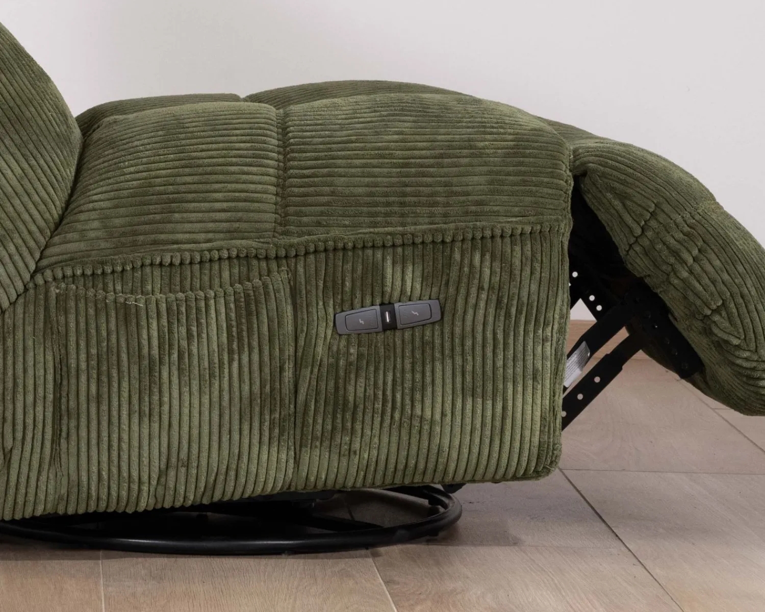 Meuble House Fauteuil relax esprit cosy en velours côtelé vert "Cascada" avec inclinaison électrique Hot