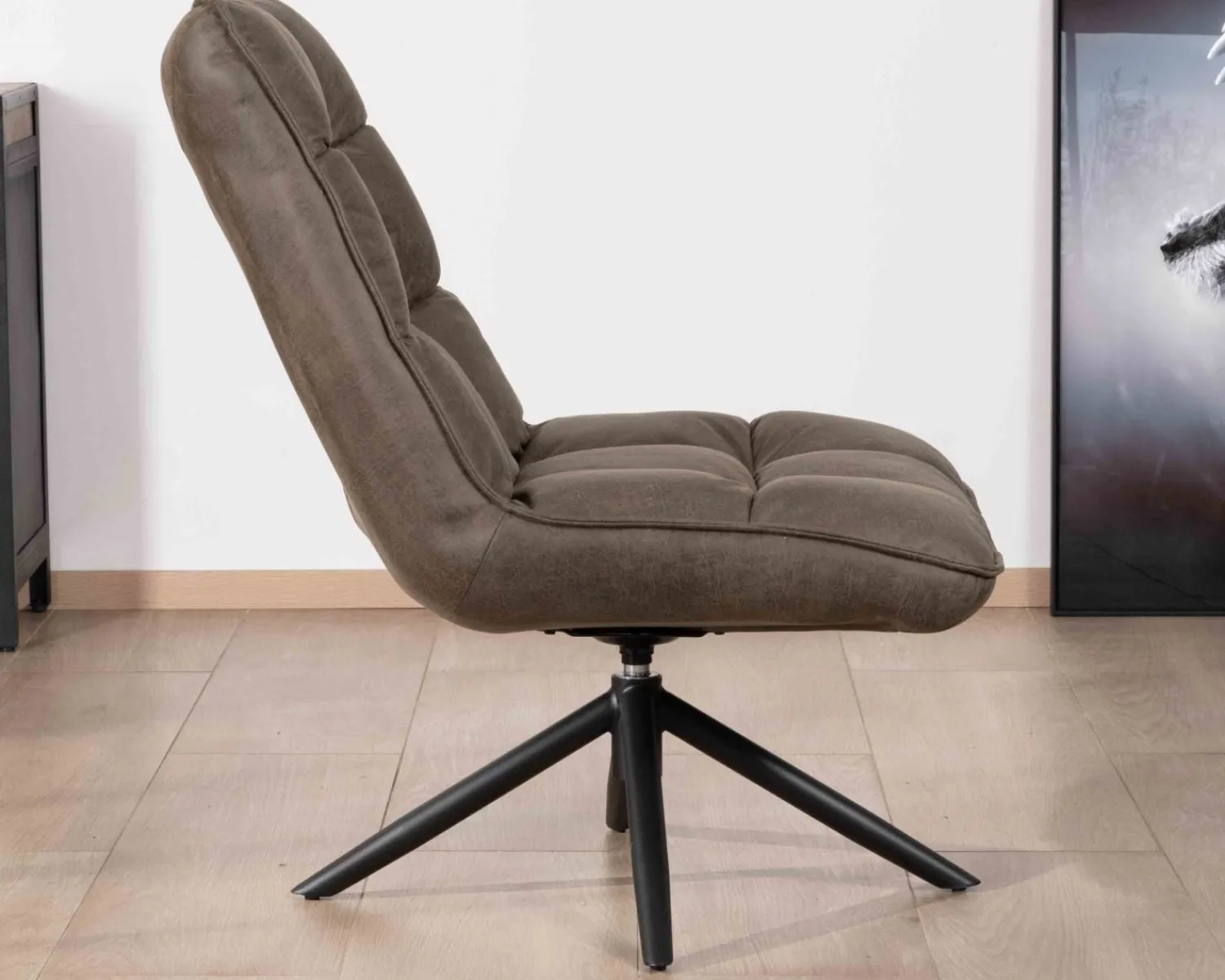Meuble House Fauteuil relax ultra-confort avec pied rotatif "Grundy" en tissu microfibre vert kaki Outlet