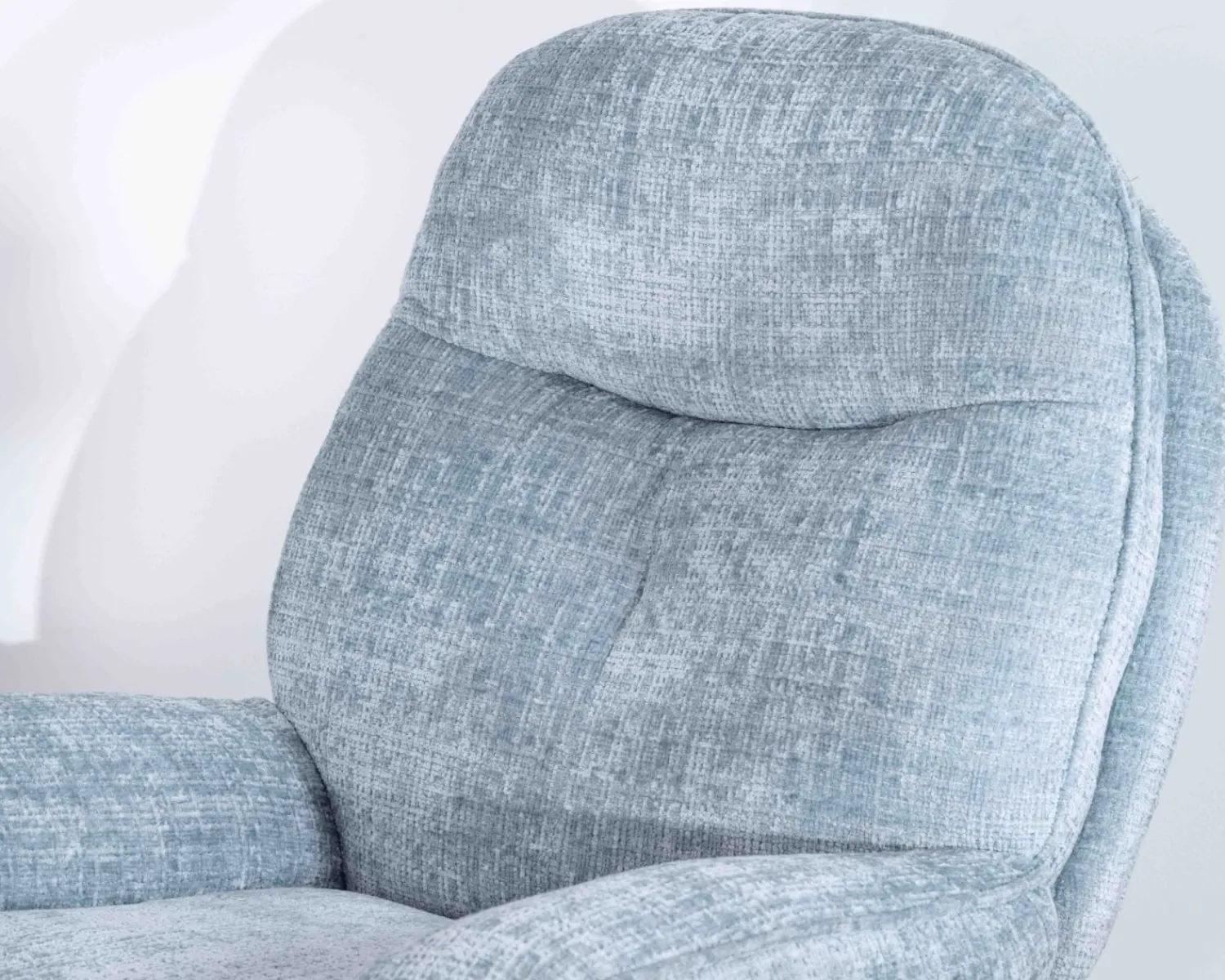 Meuble House Fauteuil rotatif enveloppant avec repose-pieds "Branson" en tissu bleu glacier Sale