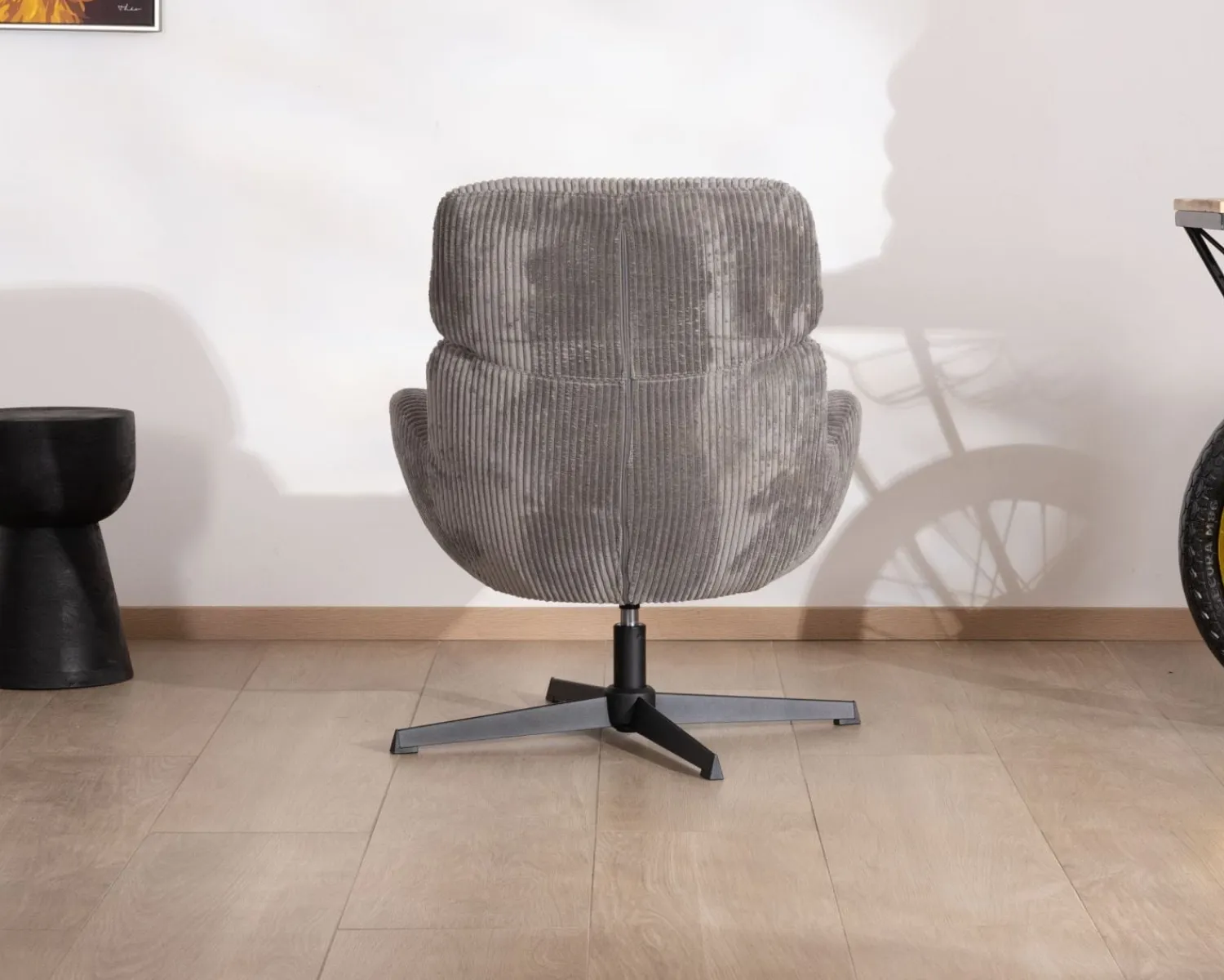 Meuble House Fauteuil rétro en tissu gris et pied pivotant en métal noir "Bissett" Clearance