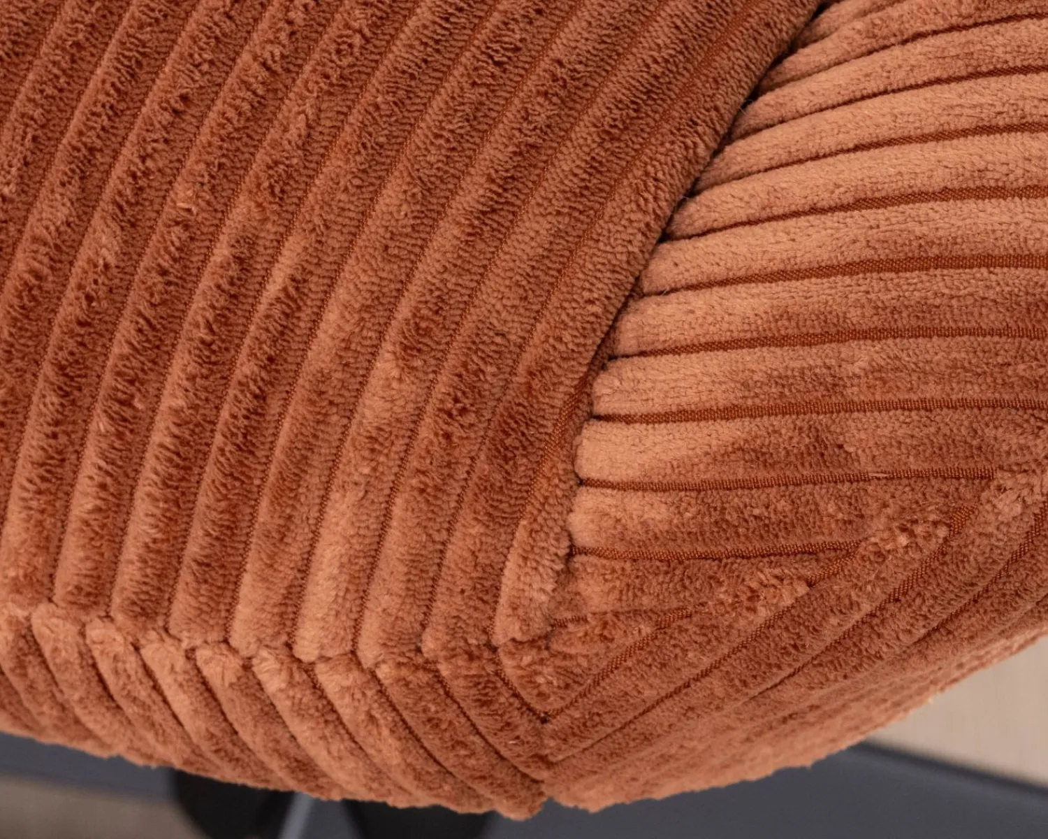 Meuble House Fauteuil tournant 360° en velours côtelé terracotta "Bissett" Outlet