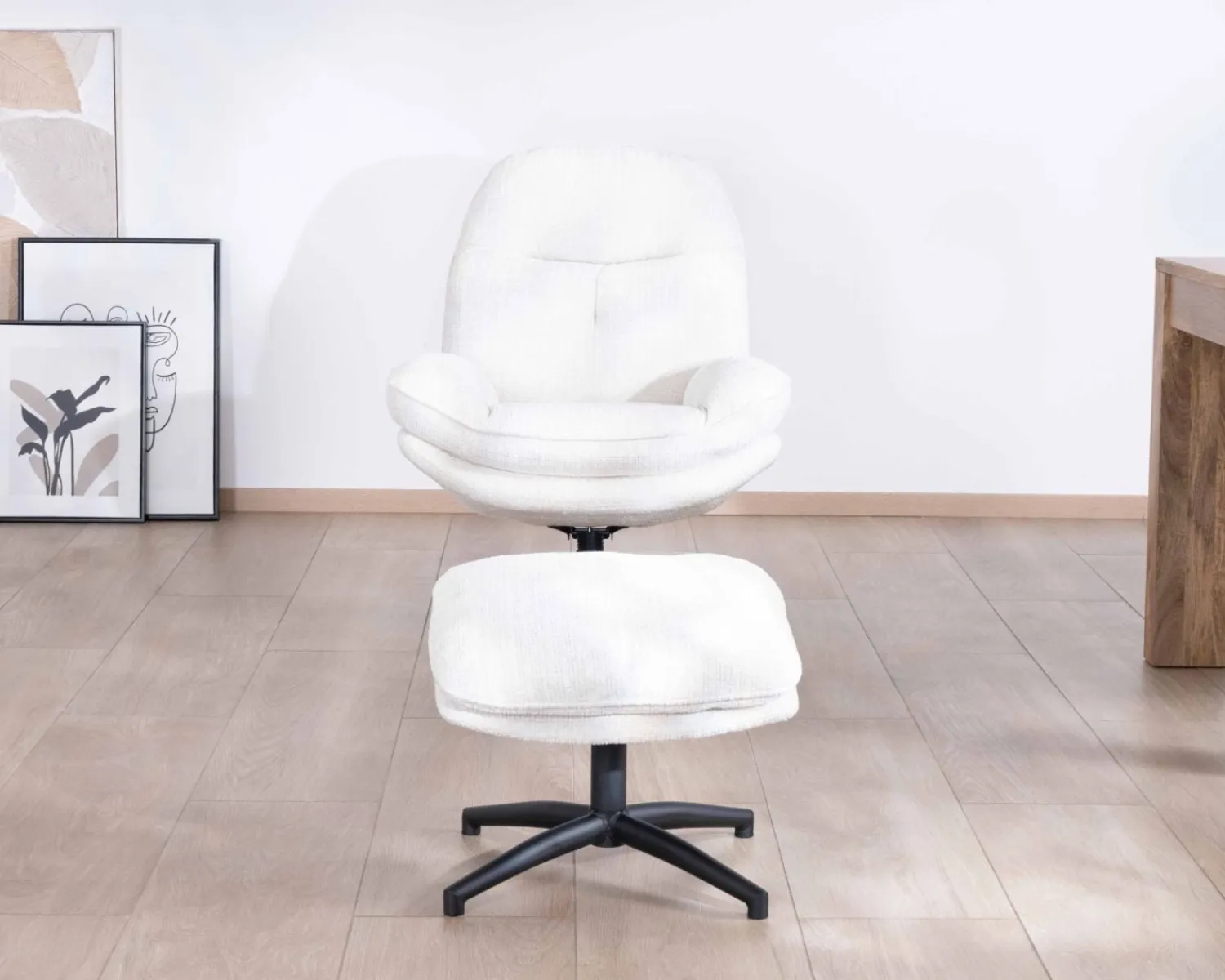 Meuble House Fauteuil vintage avec pouf en tissu blanc ultra doux "Branson" Outlet