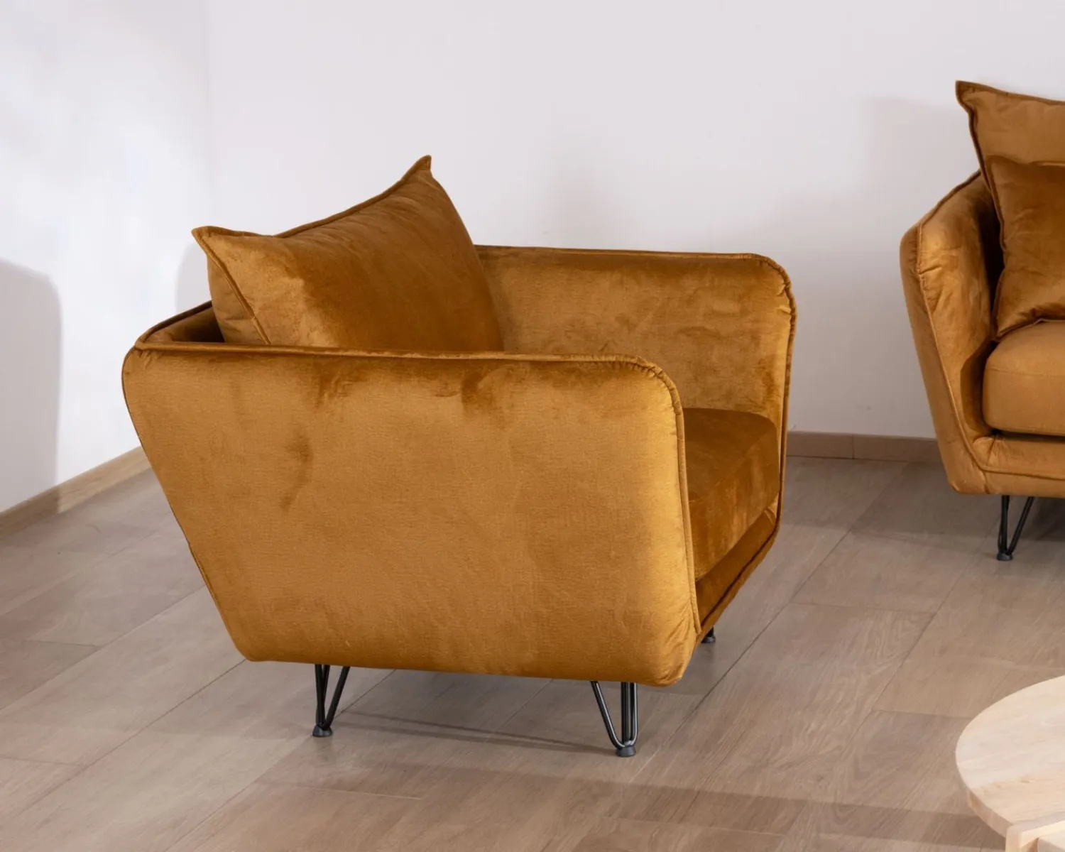 Meuble House Fauteuil vintage ocre en tissu et métal ultra confort "Hasting" Online