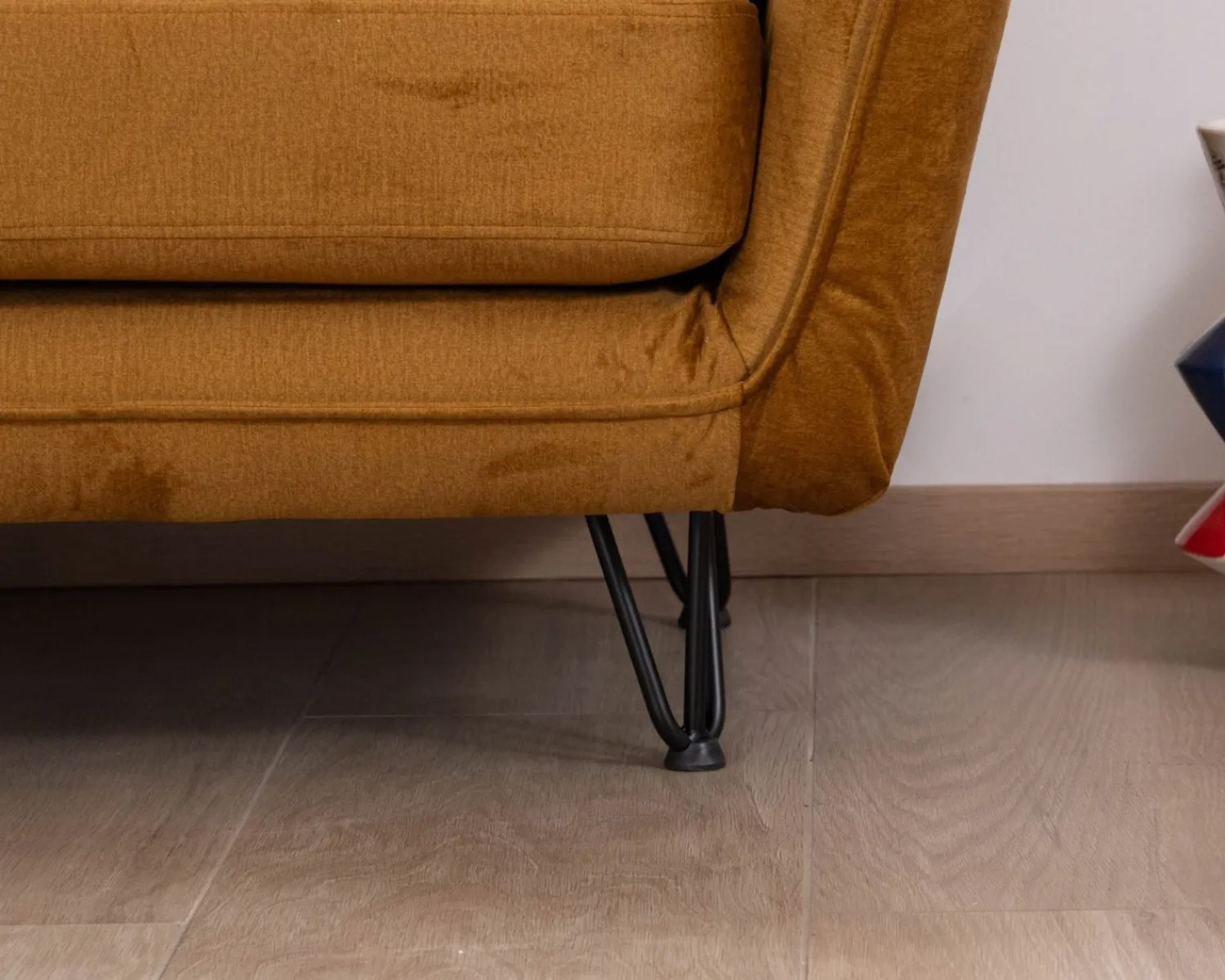 Meuble House Fauteuil vintage ocre en tissu et métal ultra confort "Hasting" Online