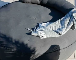 Meuble House Grand bain de soleil ultra-moelleux en tissu gris foncé 
