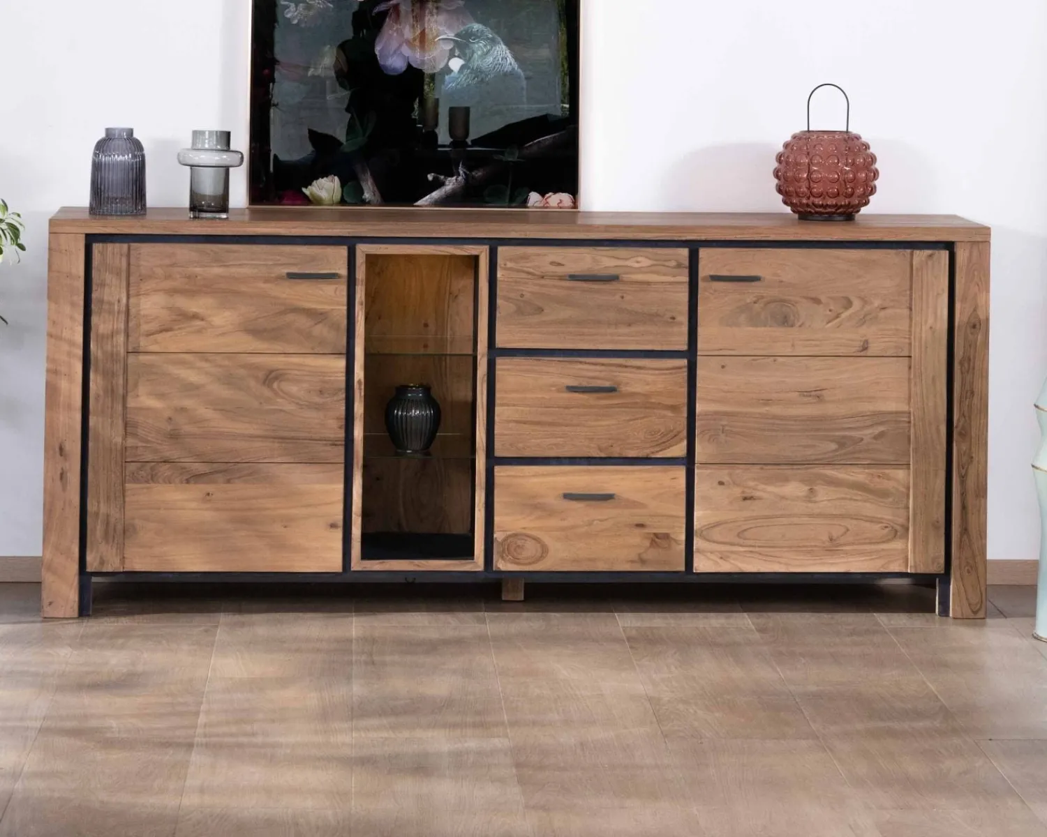 Meuble House Grand buffet 215 cm acacia massif avec relief noirs, tiroirs et niche avec étagères vitrées "Fantaisie"