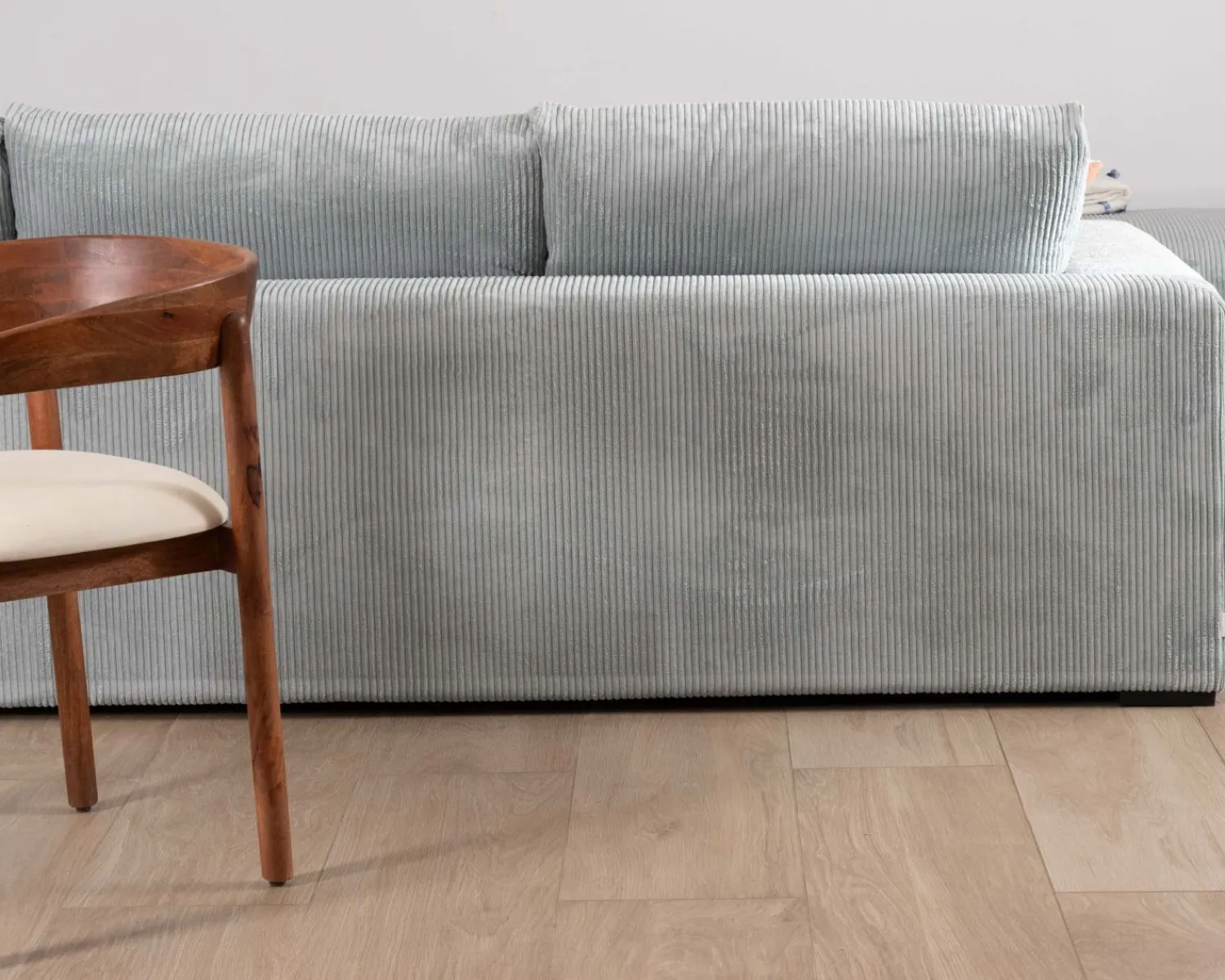 Meuble House Grand canapé moelleux avec pouf modulaire "Tuléar" en velours côtelé bleu grisé Hot
