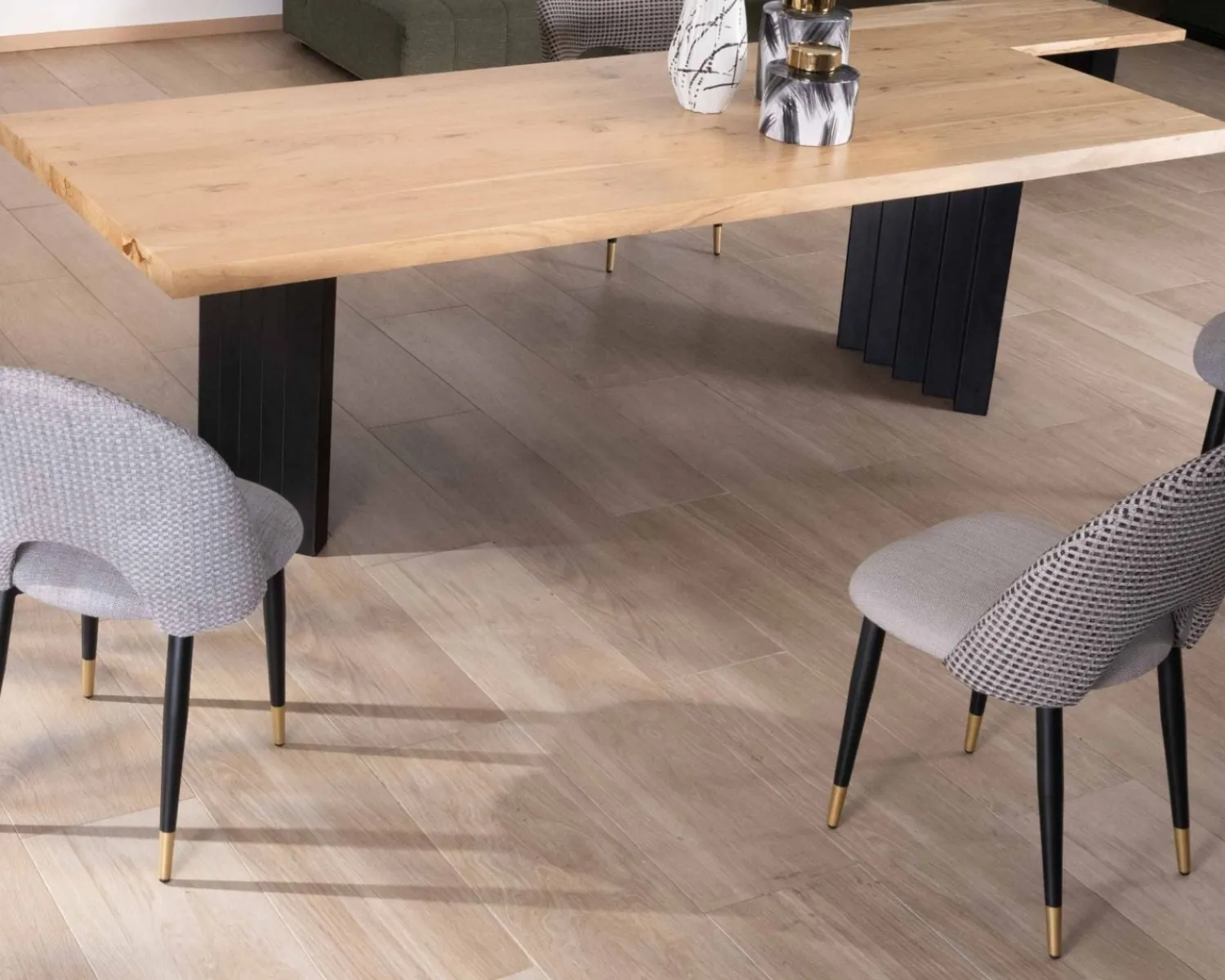 Meuble House Grande table de repas 260 cm acacia pieds métal noir plissés "Audacio" Outlet