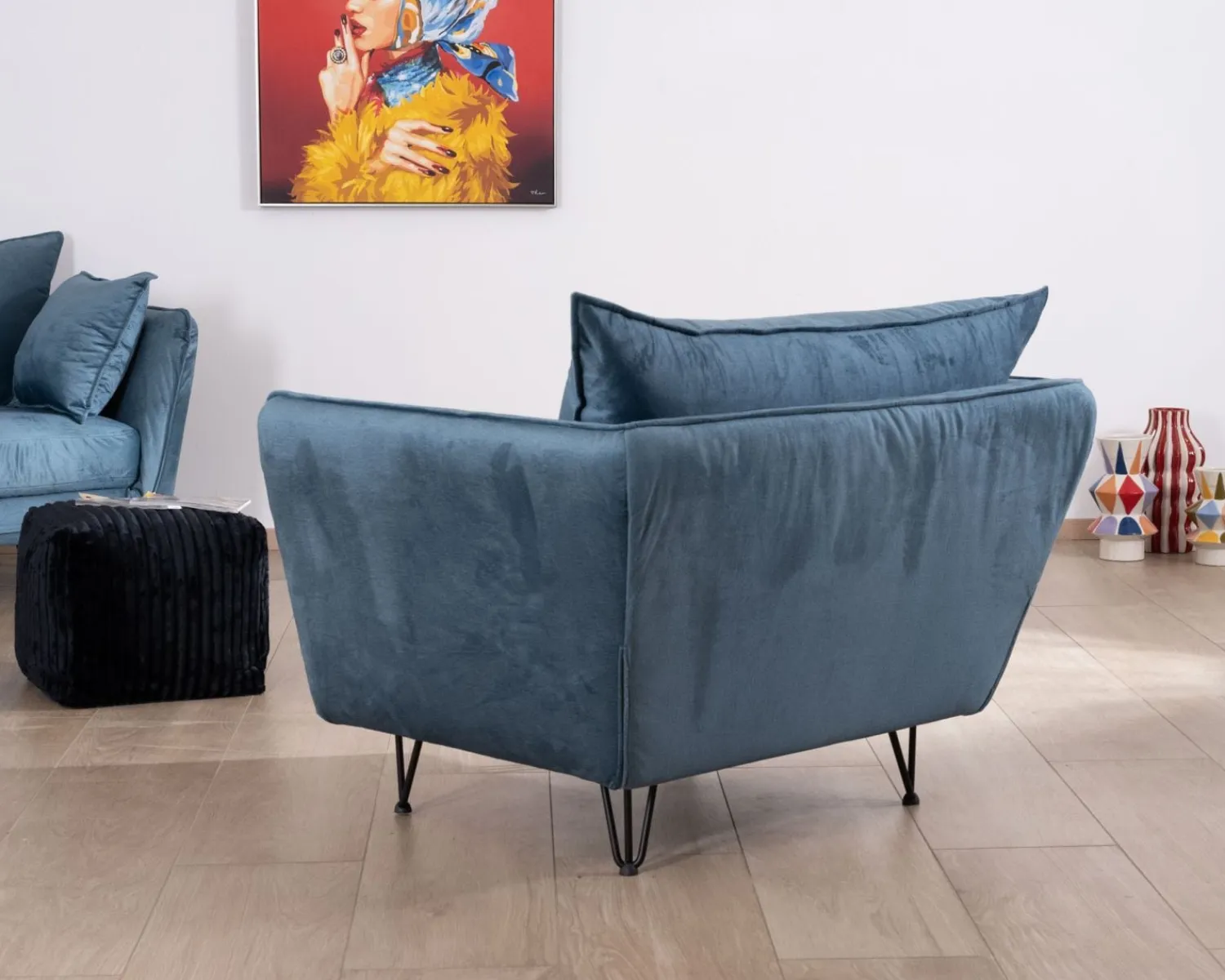 Meuble House Grand fauteuil cosy en tissu bleu et pieds en métal noir "Hasting" Online