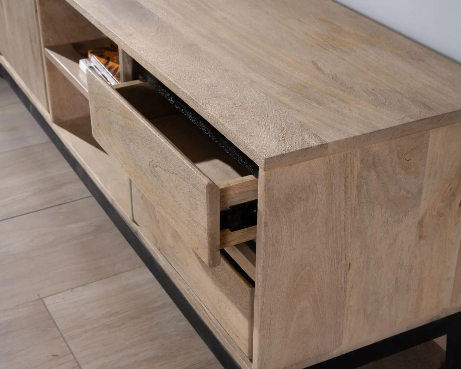 Meuble House Grand meuble TV bicolore en manguier avec portes, niches et tiroirs "Bocca" 180 cm Discount