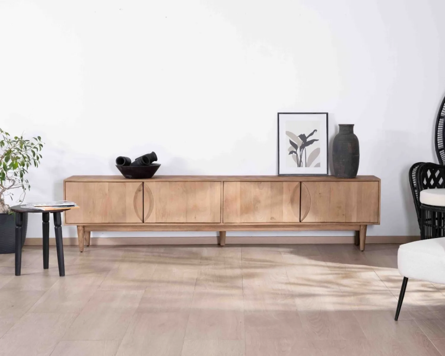 Meuble House Grand meuble TV contemporain 240cm en manguier 4 portes "Cabure" Best