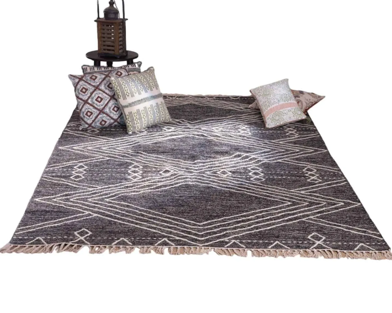Meuble House Grand tapis ethnique noir motifs brodés blancs "Solira" 300x200cm Online