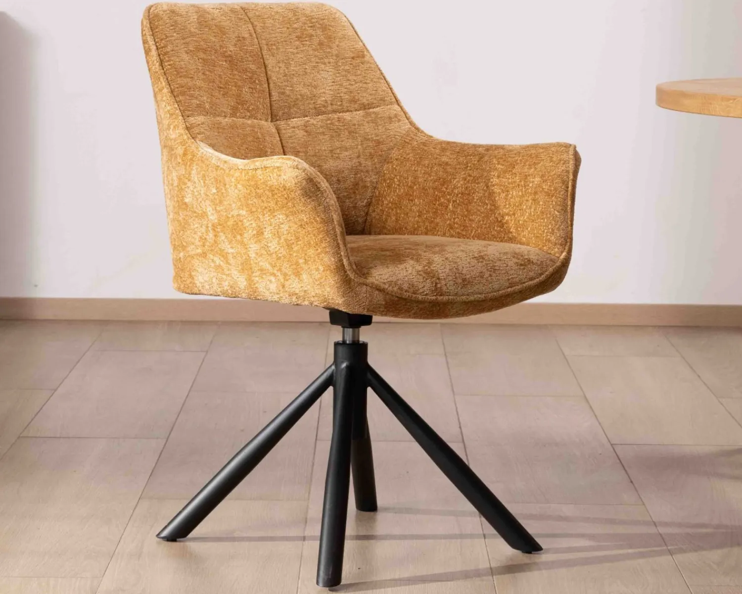 Meuble House Lot de 2 chaises avec accoudoirs en tissu jaune et pied métal pivotant "Ewing" Hot