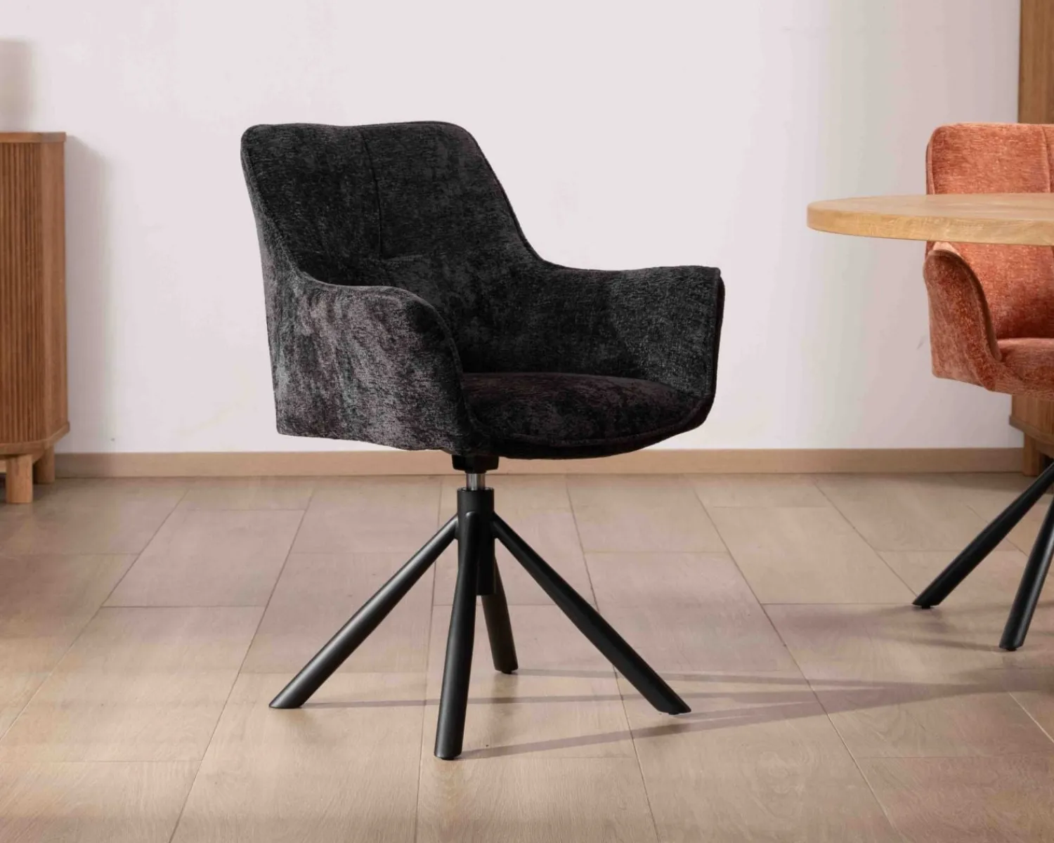 Meuble House Lot de 2 chaises avec accoudoirs en tissu noir et pied métal pivotant "Ewing" Online