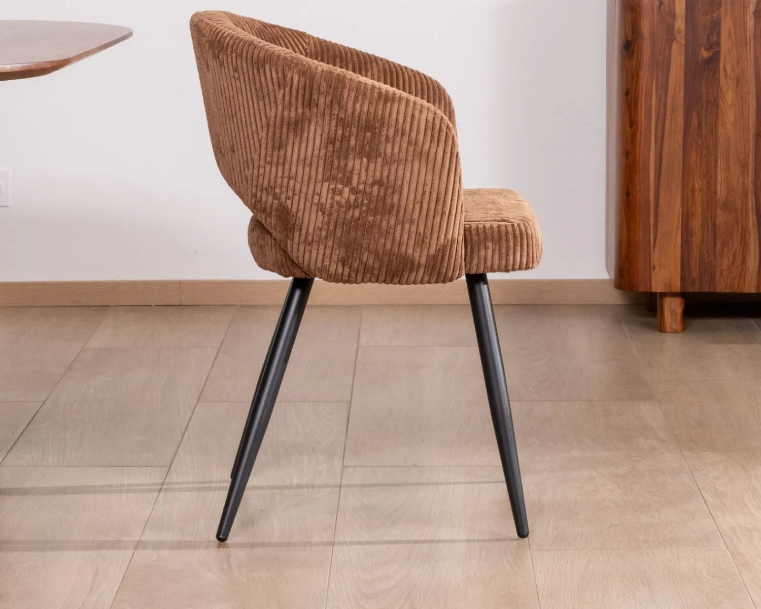 Meuble House Lot de 2 chaises contemporaines "Sonate" en velours marron et pieds en métal