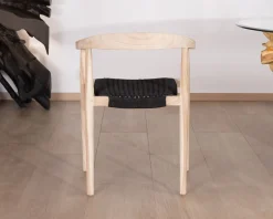 Meuble House Lot de 4 chaises contemporaines en teck naturel et assise noire 