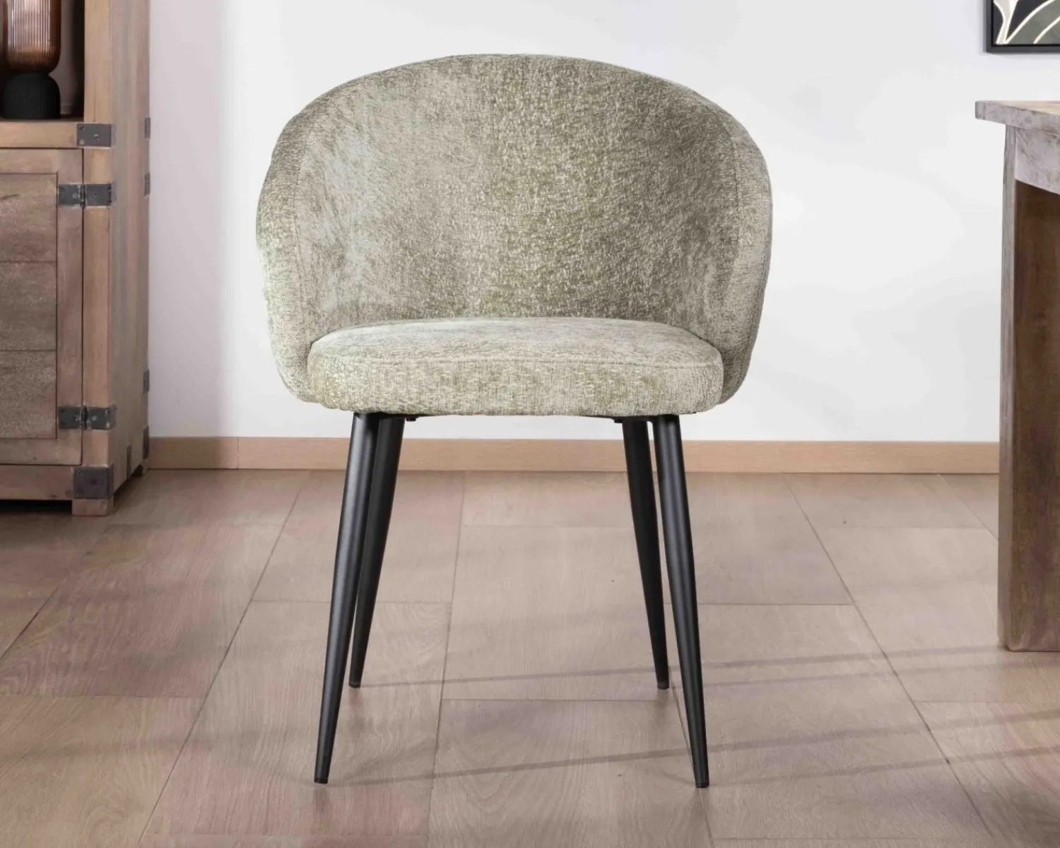 Meuble House Lot de 2 chaises contemporaines et enveloppantes en tissu bouclé vert "Kandy" Hot