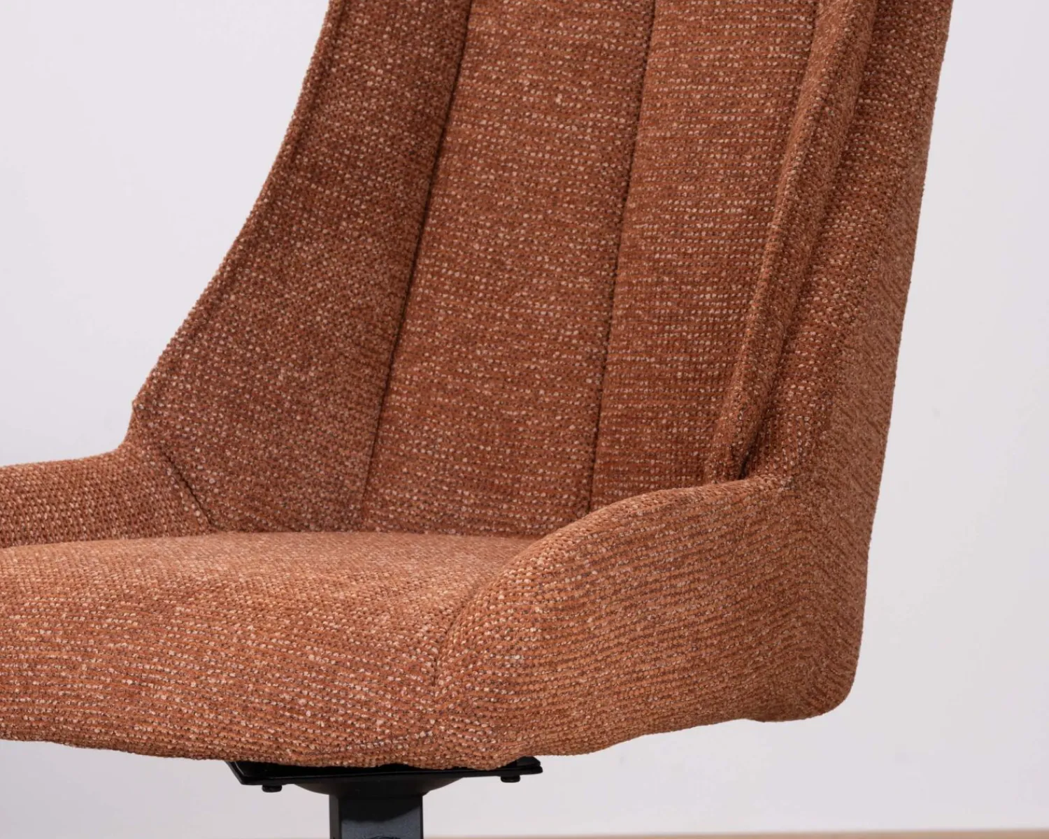 Meuble House Lot de 2 chaises contemporaines en tissu terracotta "Webber" pied pivotant noir Discount