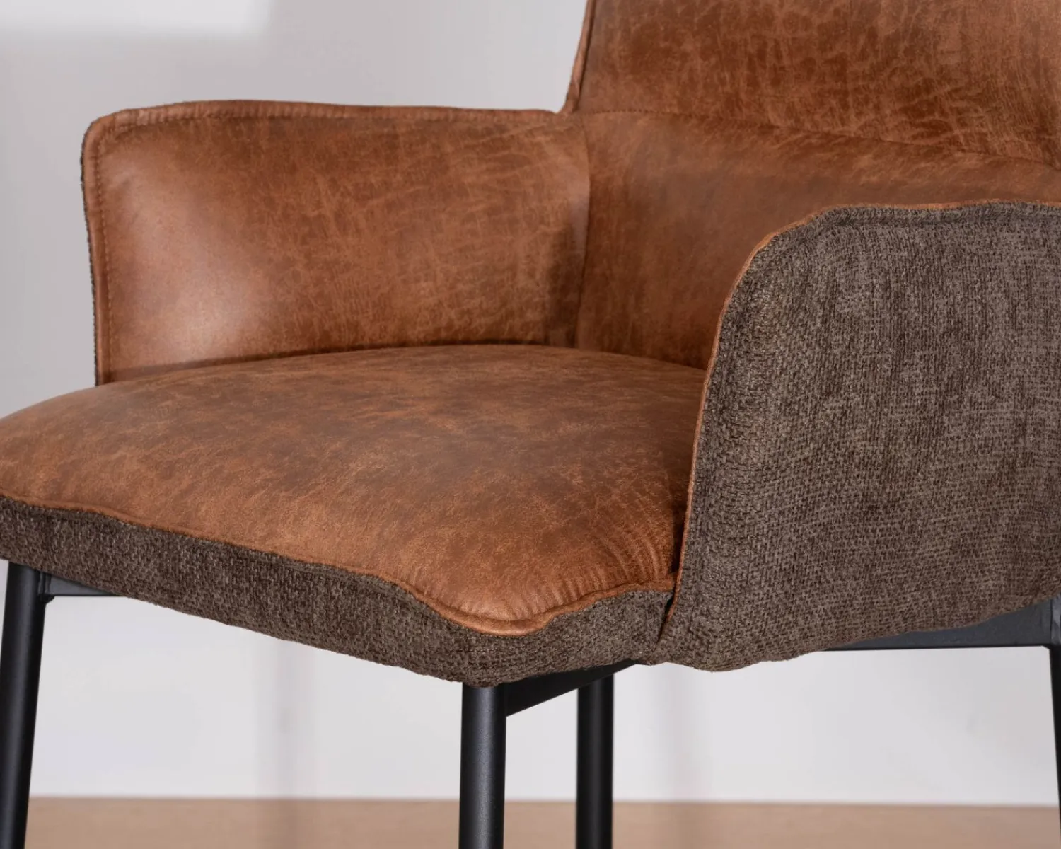 Meuble House Lot de 2 chaises de bar bi-matière cognac et marron "Lokka" esprit rétro