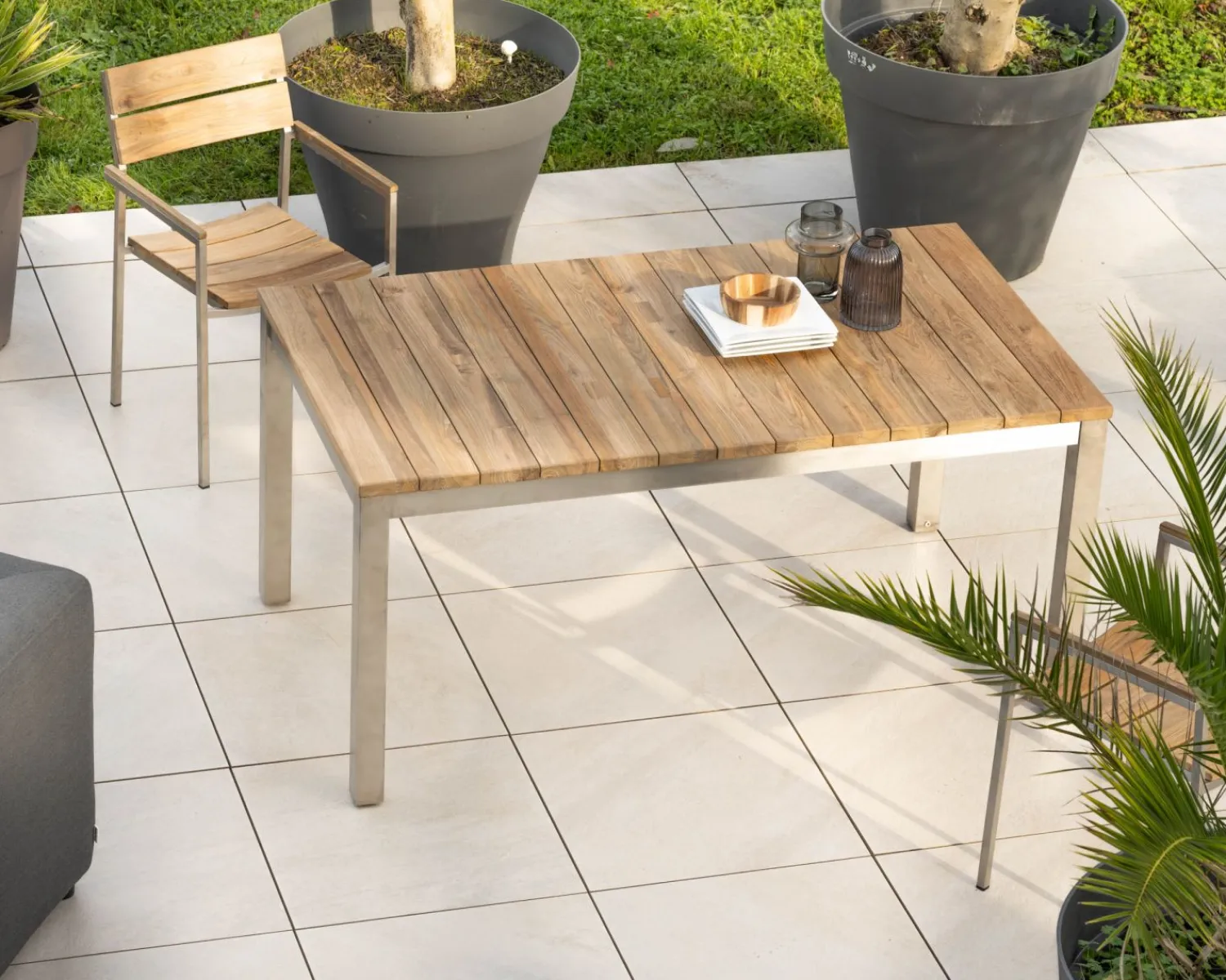 Meuble House Lot de 4 chaises de jardin empilables en teck et acier inoxydable "Melta" Sale