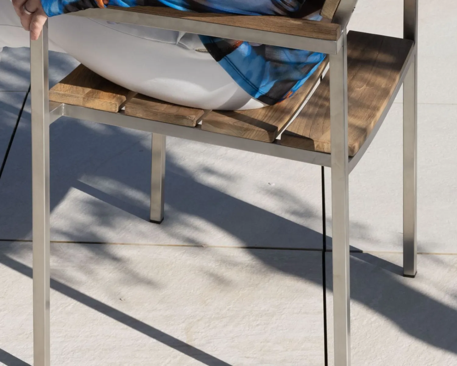 Meuble House Lot de 4 chaises de jardin empilables en teck et acier inoxydable "Melta" Sale