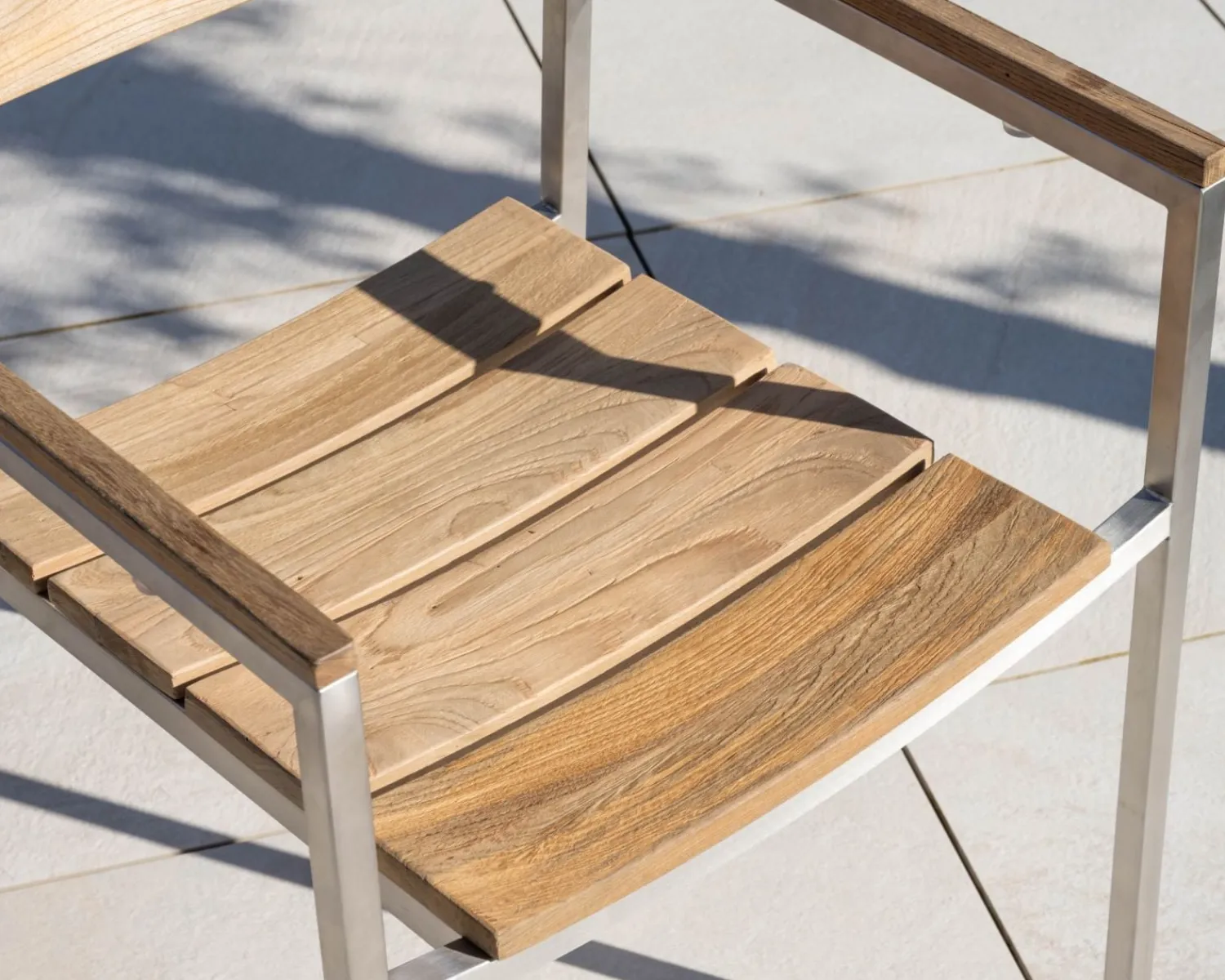 Meuble House Lot de 4 chaises de jardin empilables en teck et acier inoxydable "Melta" Sale