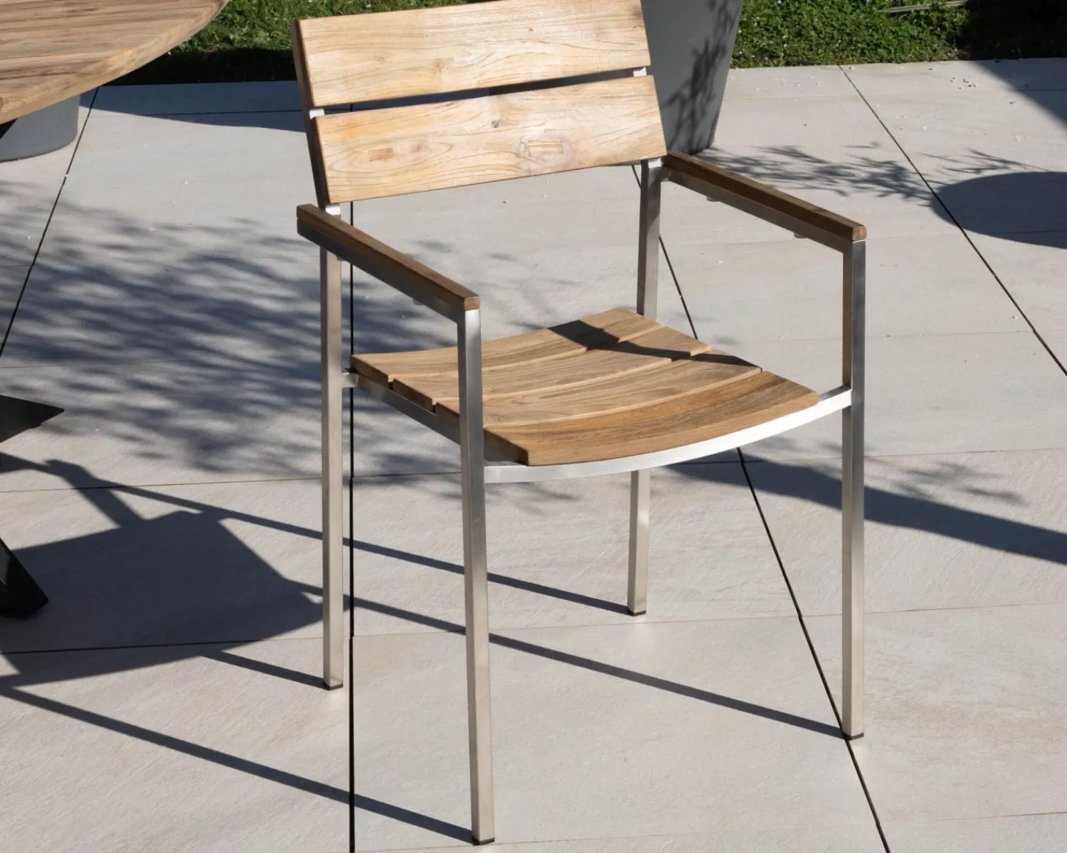 Meuble House Lot de 4 chaises de jardin empilables en teck et acier inoxydable "Melta" Sale
