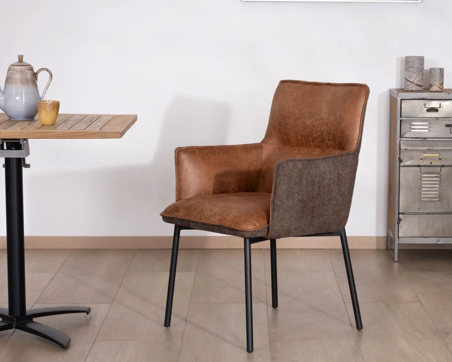 Meuble House Lot de 2 chaises de repas confort "Lokka" bi-matière cognac et marron Hot