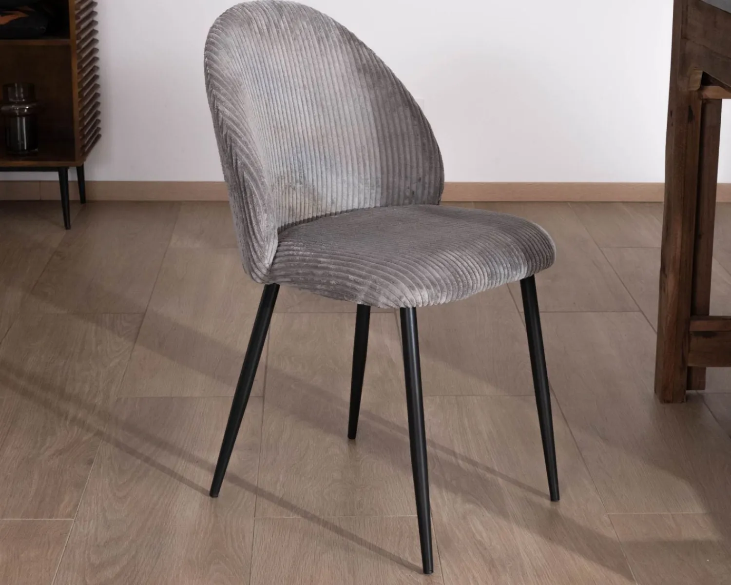 Meuble House Lot de 4 chaises de repas contemporaines en velours côtelé gris "Bellot" Outlet