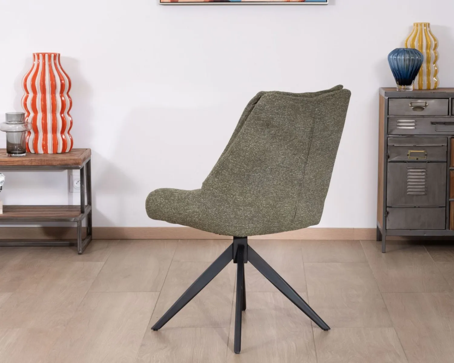 Meuble House Lot de 2 chaises de repas design contemporain en tissu vert "Webber" pied pivotant en métal noir Best
