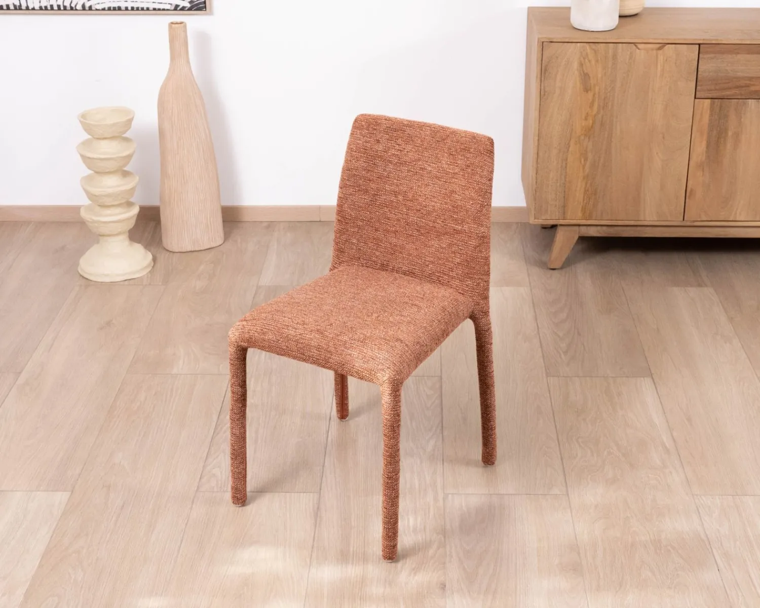 Meuble House Lot de 4 chaises de repas empilables “Otto” design épuré avec habillage intégral en tissu terracotta