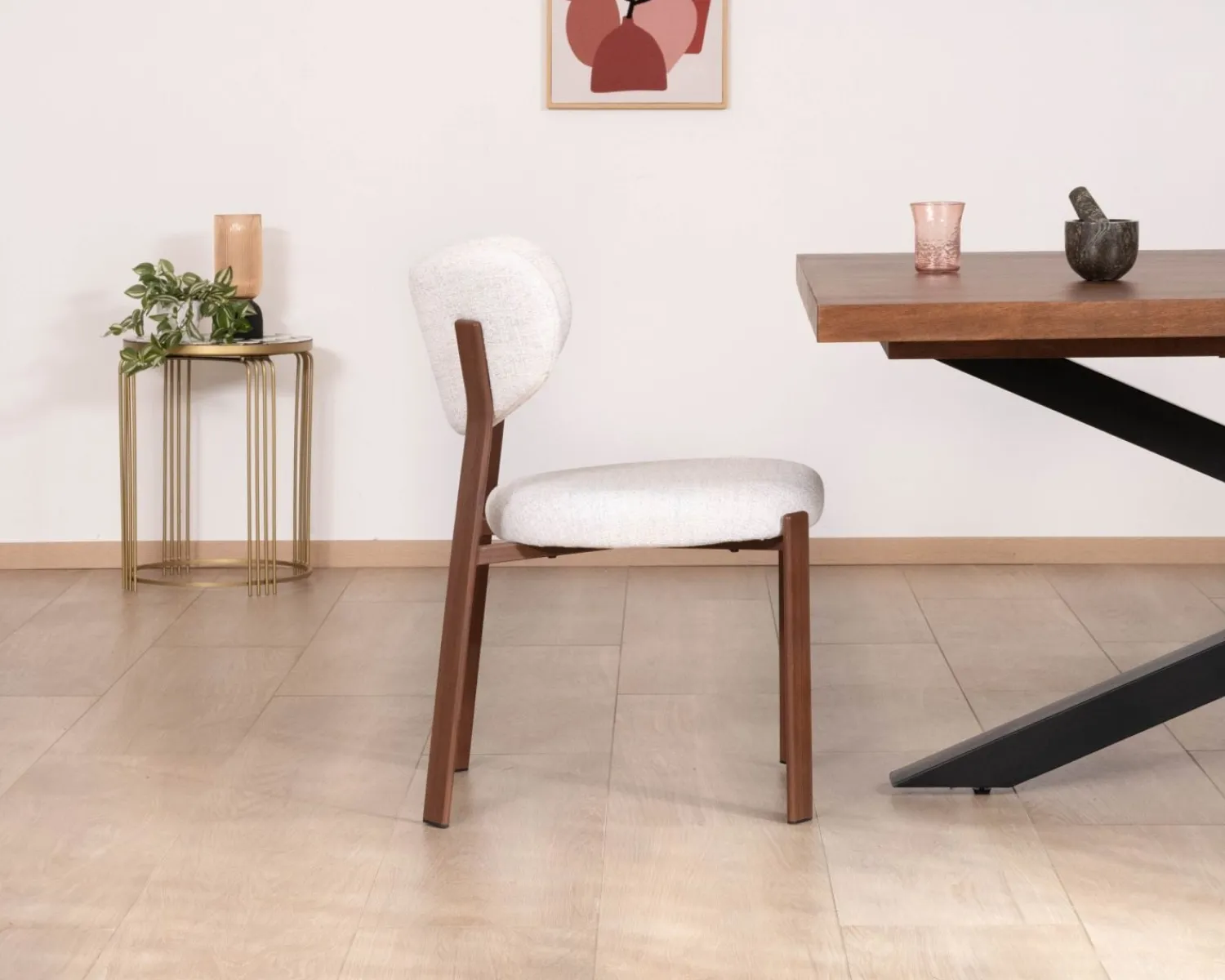 Meuble House Lot de 2 chaises de repas empilables esprit rétro en tissu tramé blanc "Staccato" pieds aspect bois foncé Discount
