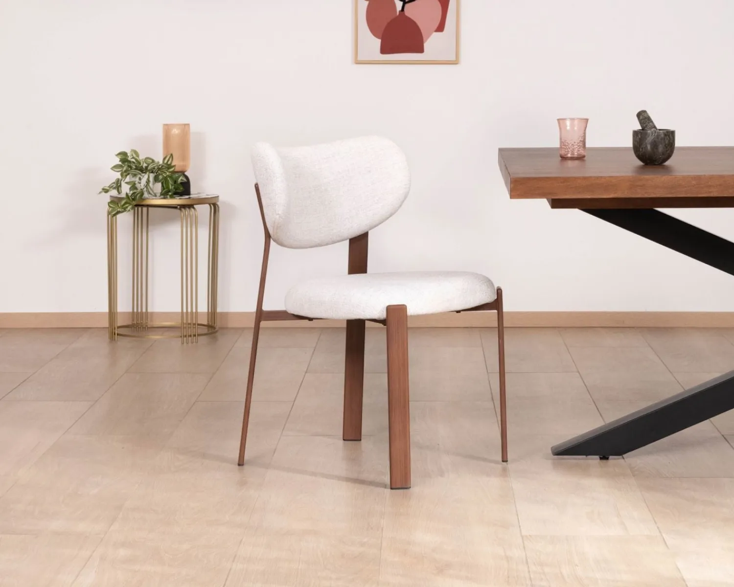 Meuble House Lot de 2 chaises de repas empilables esprit rétro en tissu tramé blanc "Staccato" pieds aspect bois foncé Discount