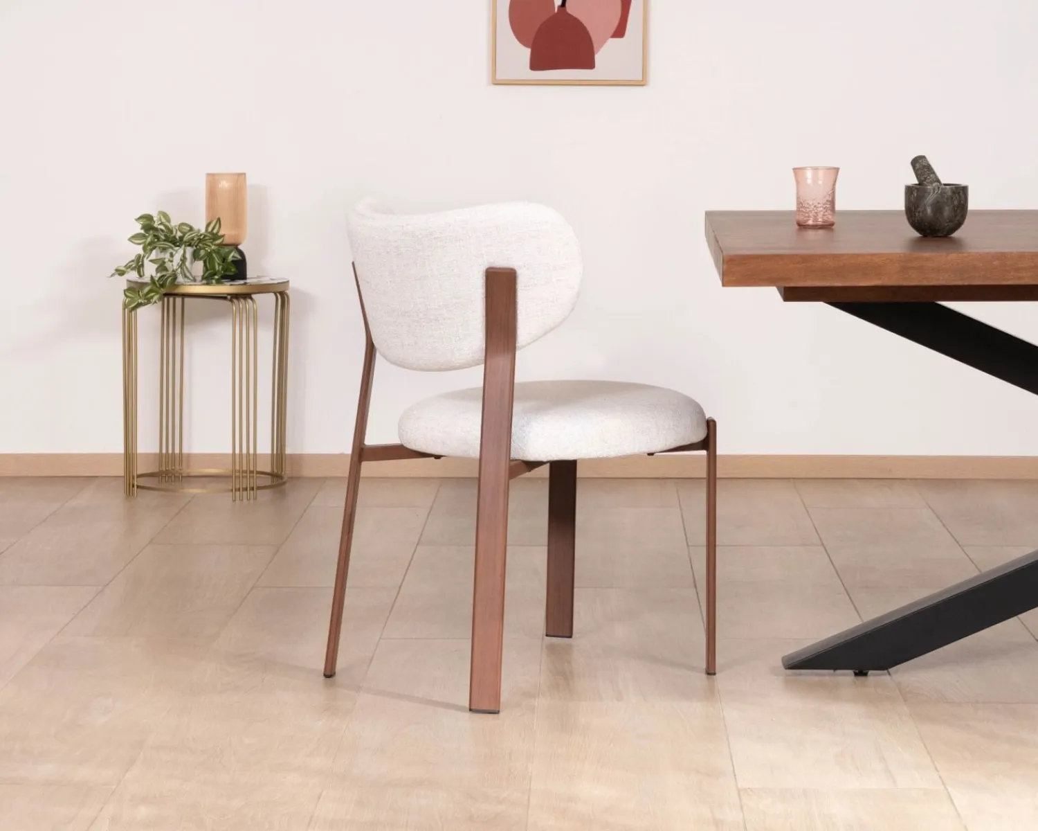 Meuble House Lot de 2 chaises de repas empilables esprit rétro en tissu tramé blanc "Staccato" pieds aspect bois foncé Discount