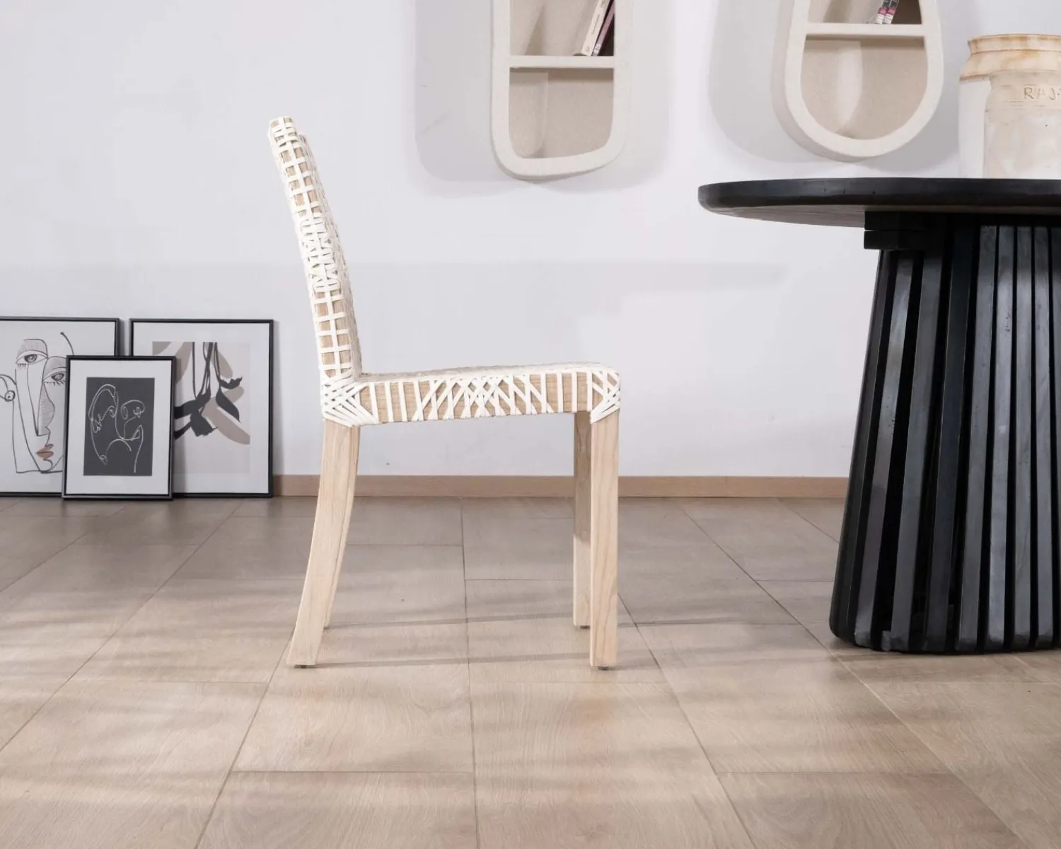 Meuble House Lot de 2 chaises de repas en teck et cuir blanc tressé "Mambow" Clearance