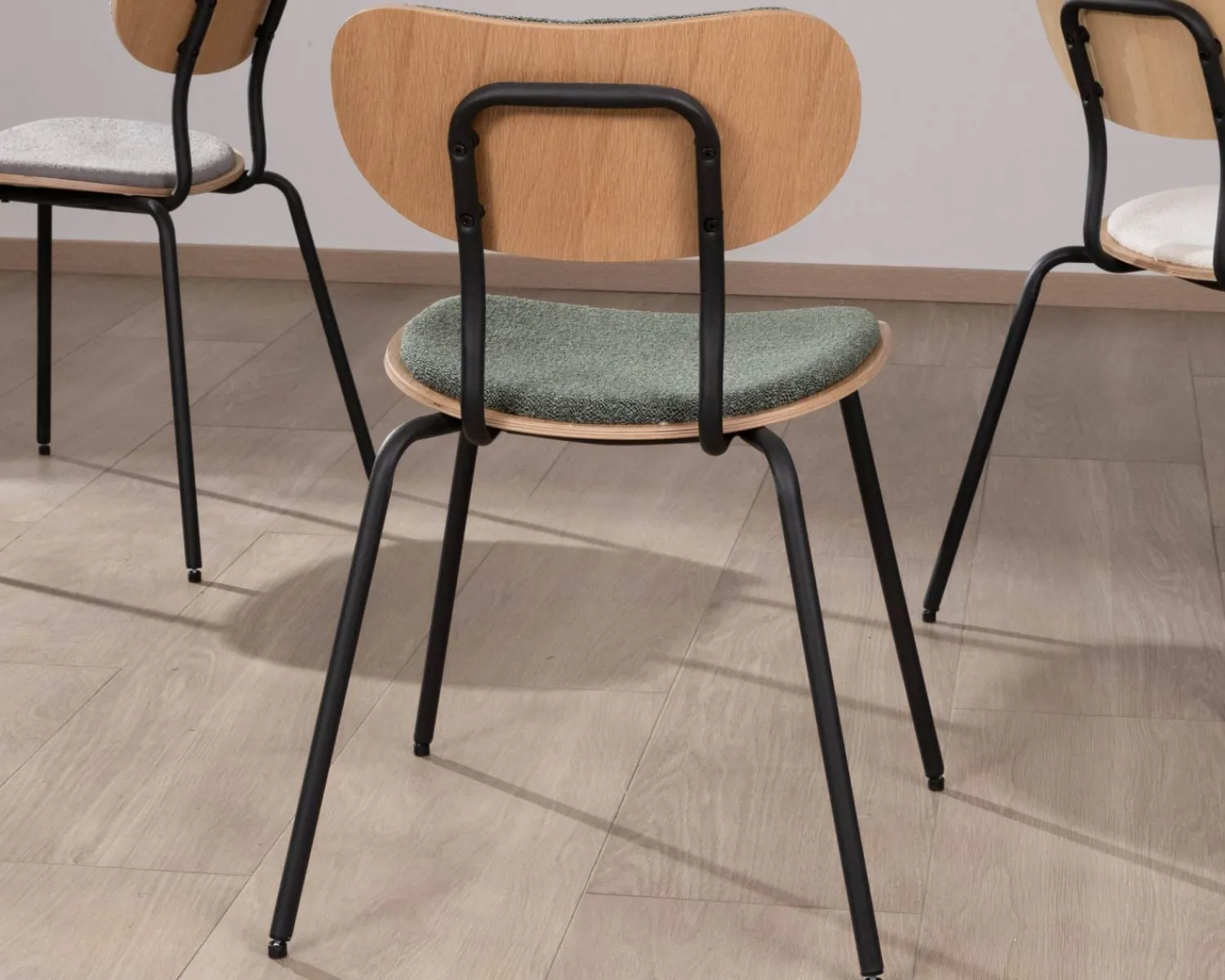 Meuble House Lot de 4 chaises de repas en tissu vert "Lino" style rétro Online