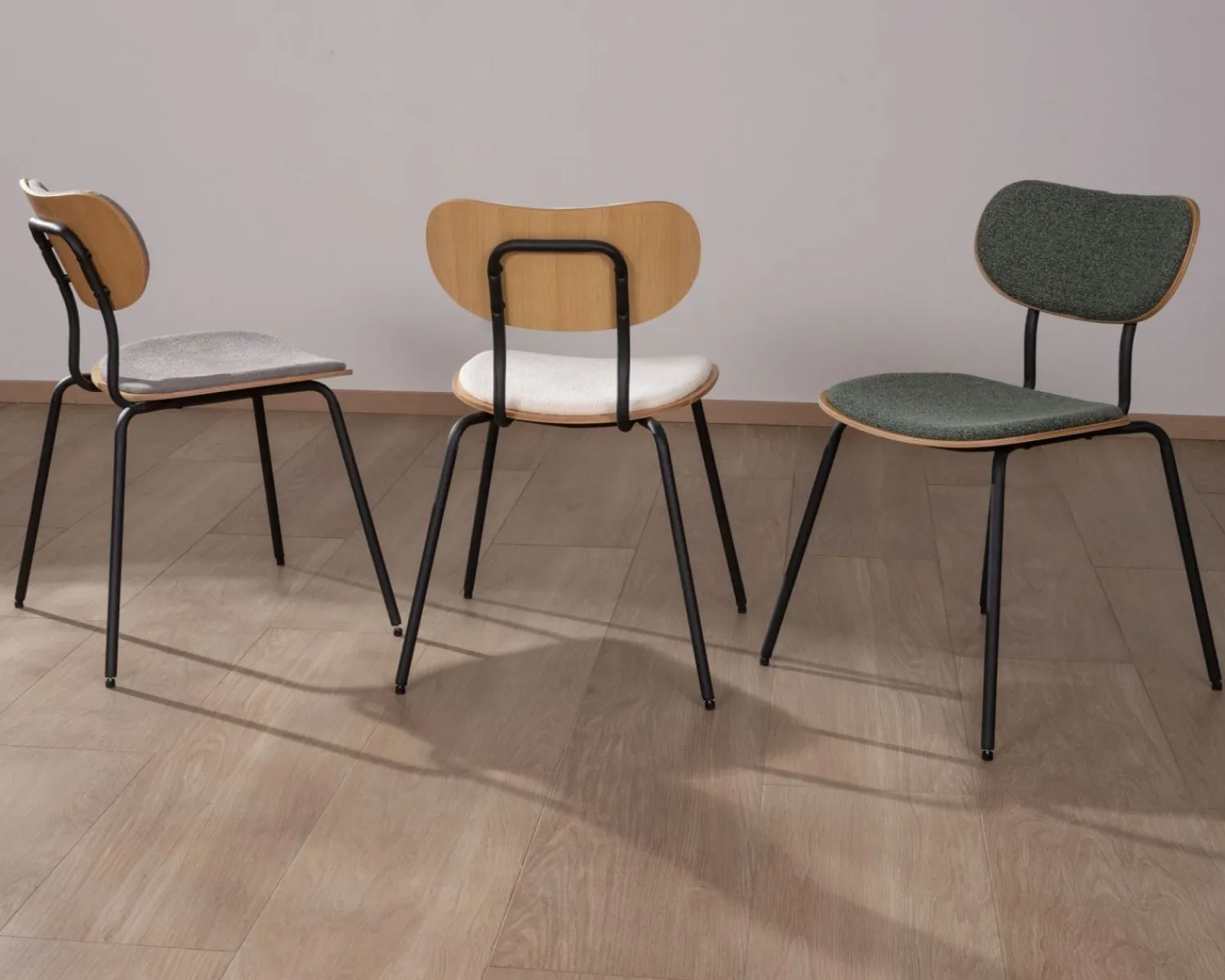 Meuble House Lot de 4 chaises de repas en tissu vert "Lino" style rétro Online