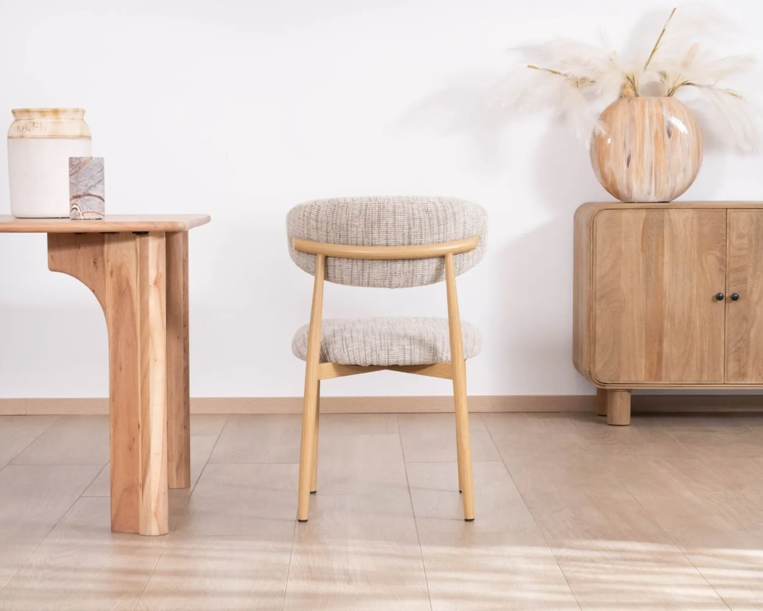 Meuble House Lot de 2 chaises de repas esprit rétro en tissu beige tramé marron "Arpège" pieds métal aspect bois clair