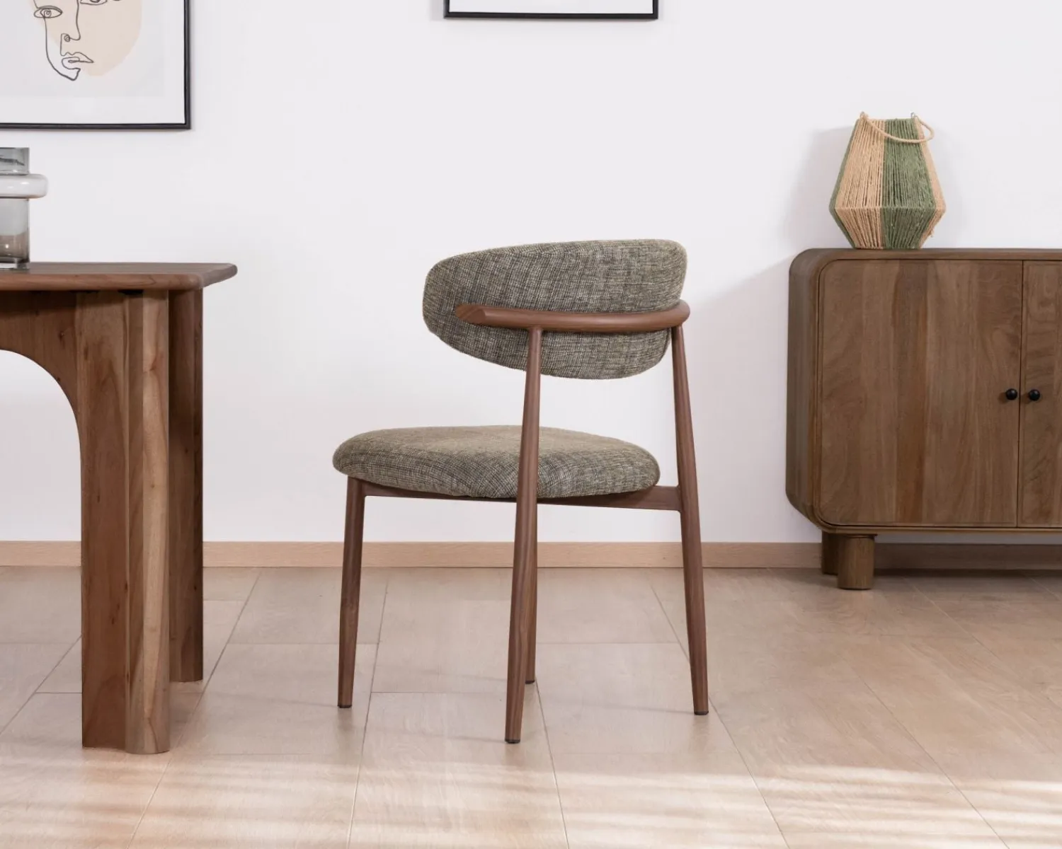 Meuble House Lot de 2 chaises de repas esprit rétro en tissu tramé kaki "Arpège" pieds aspect noyer Discount