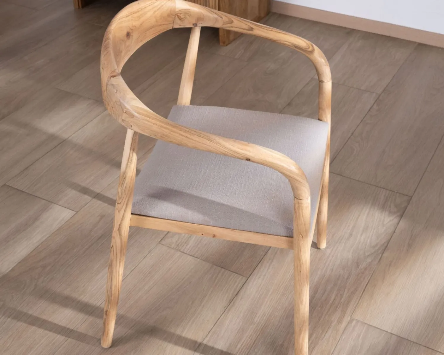 Meuble House Lot de 2 chaises de repas épurées en acacia avec assise tissu beige "Vogue" Outlet