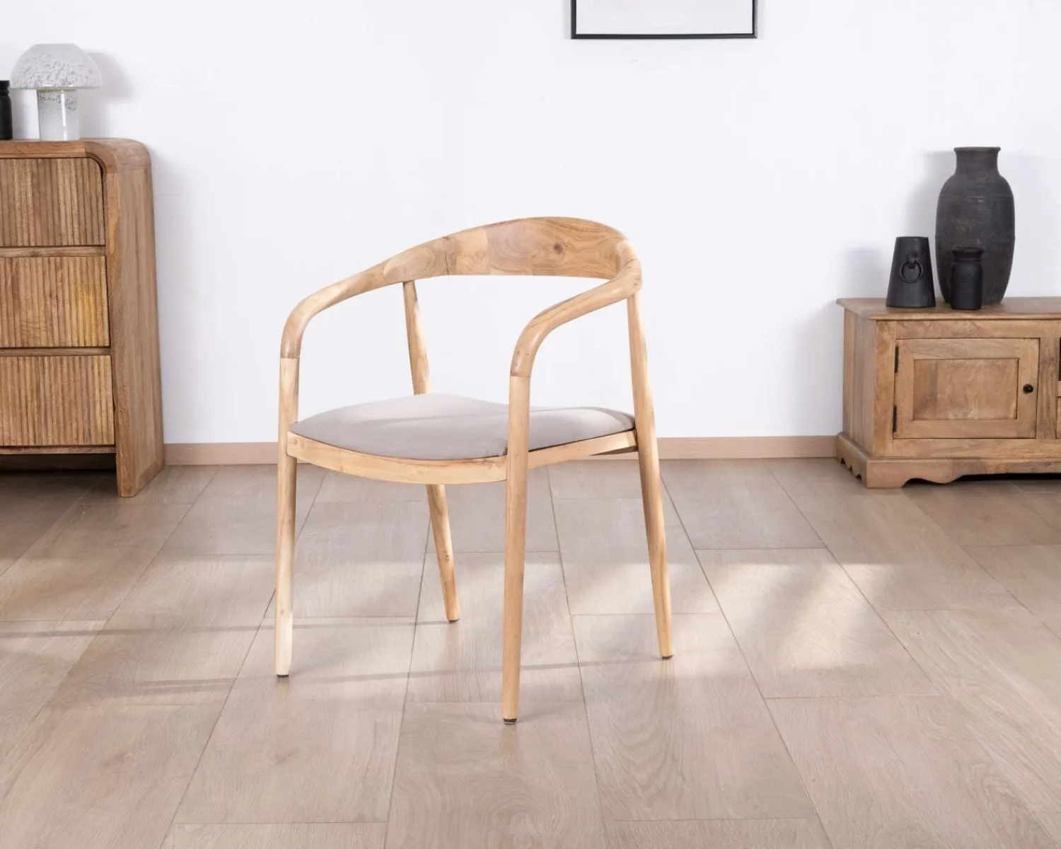 Meuble House Lot de 2 chaises de repas épurées en acacia avec assise tissu beige "Vogue" Outlet