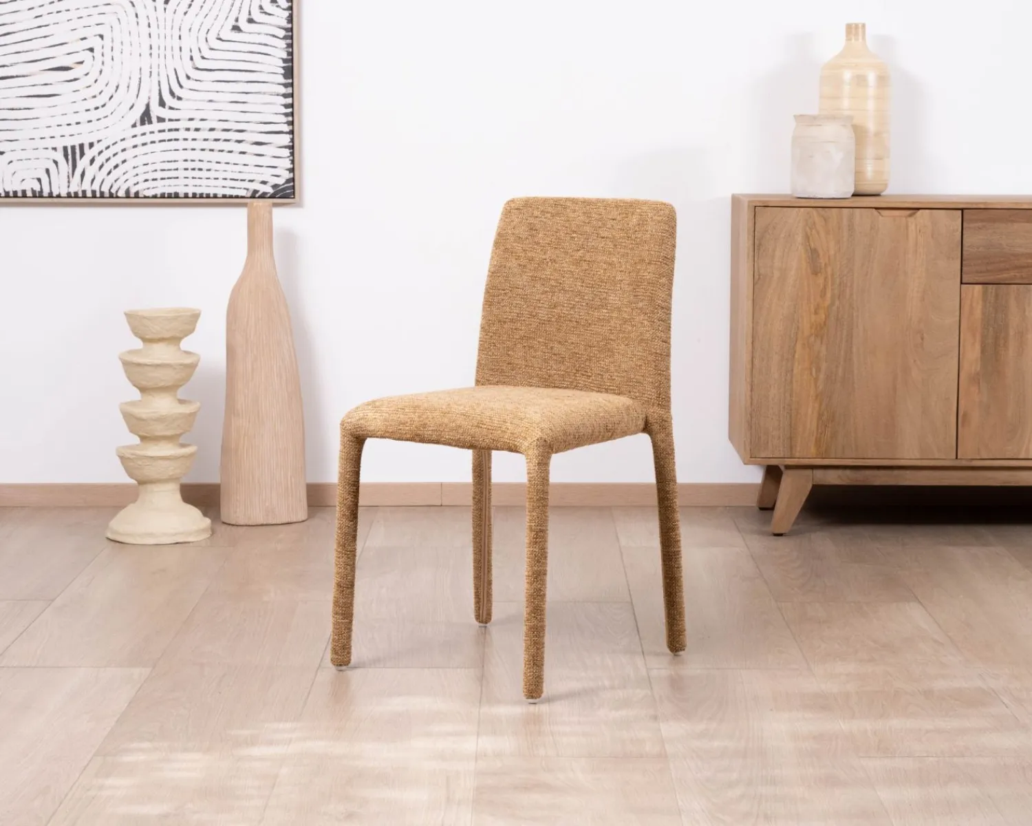 Meuble House Lot de 4 chaises de repas revêtement intégral en tissu jaune doré “Otto” esprit design