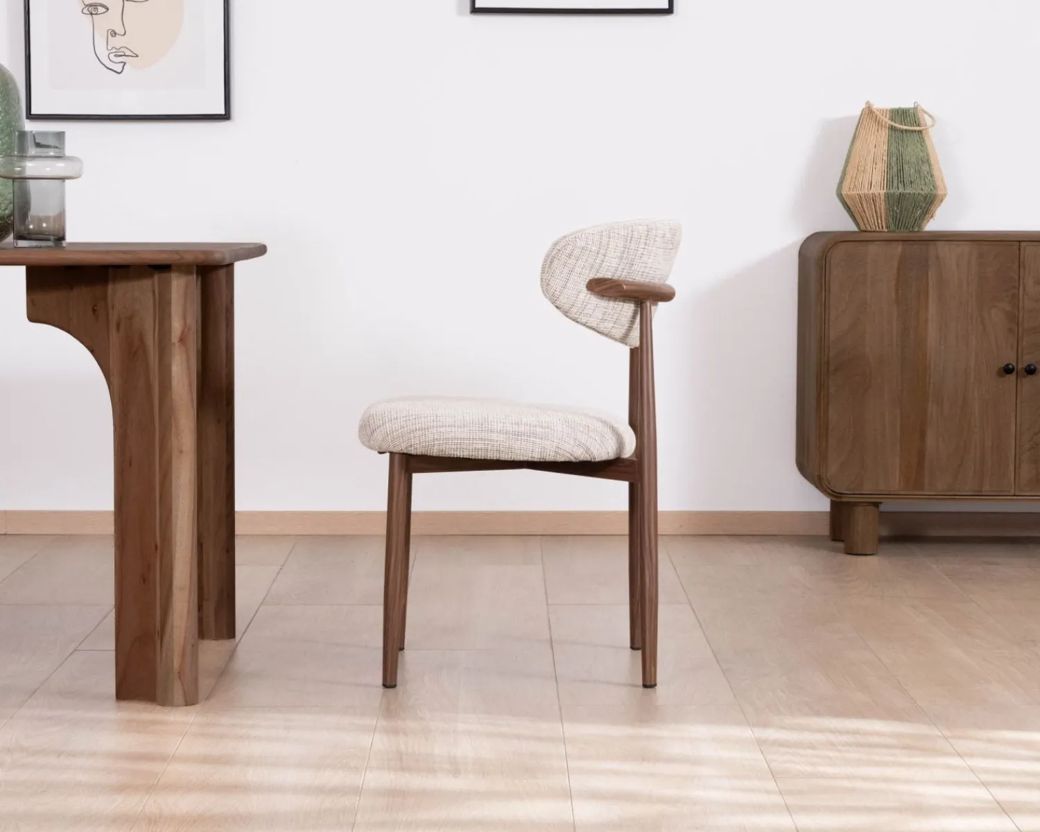 Meuble House Lot de 2 chaises de repas rétro en tissu tramé beige et marron "Arpège" pieds métal aspect noyer Best