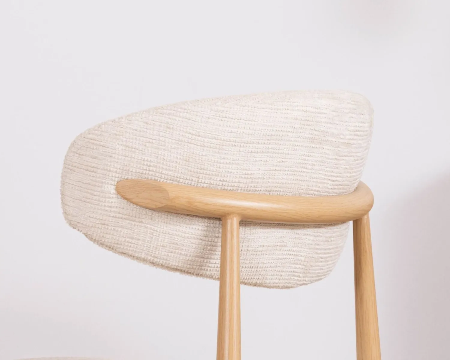 Meuble House Lot de 2 chaises de repas scandinaves en tissu tramé blanc cassé "Arpège" pieds métal aspect bois clair Sale